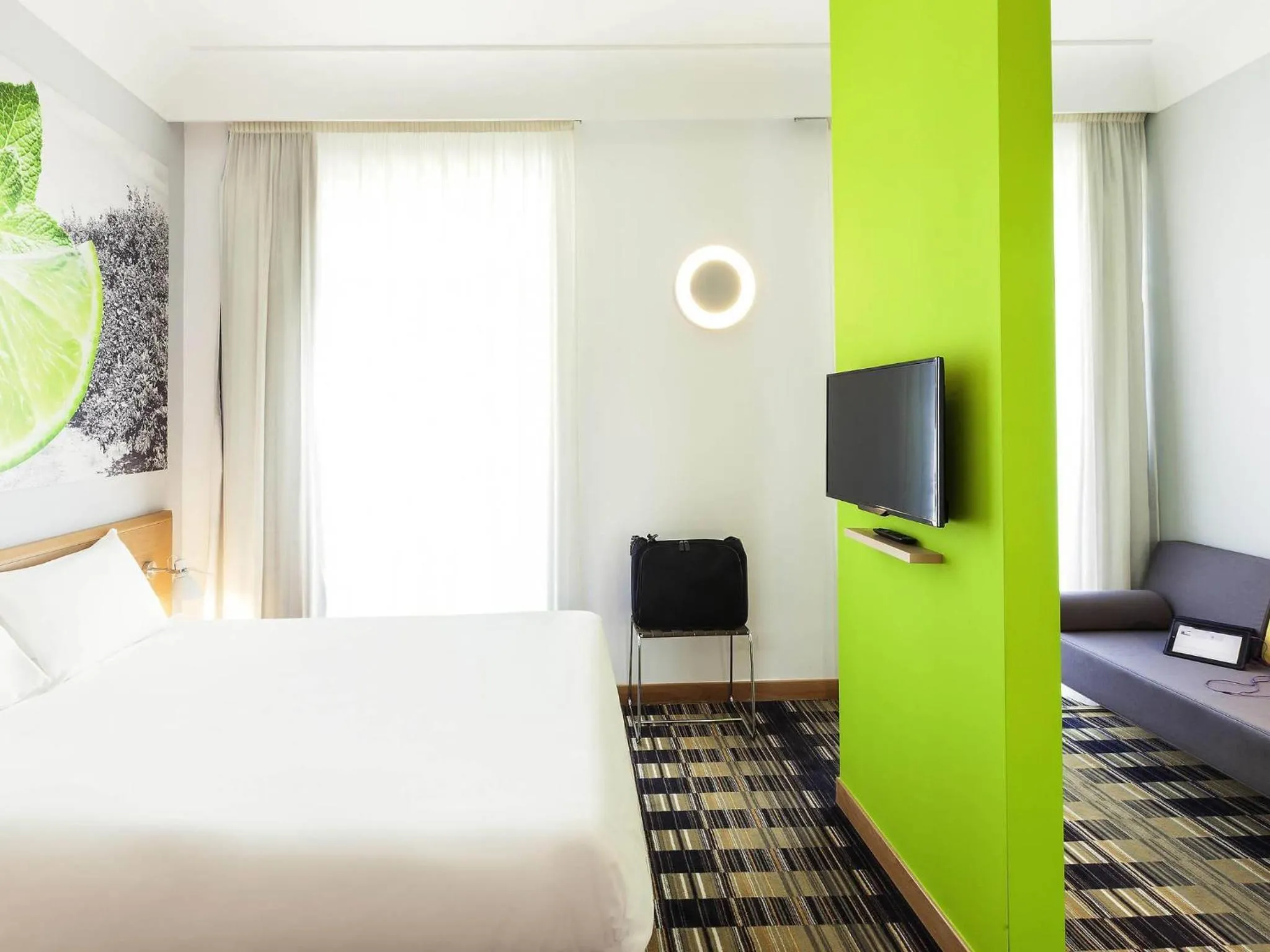 Bedroom, Bed in Ibis Styles Napoli Garibaldi