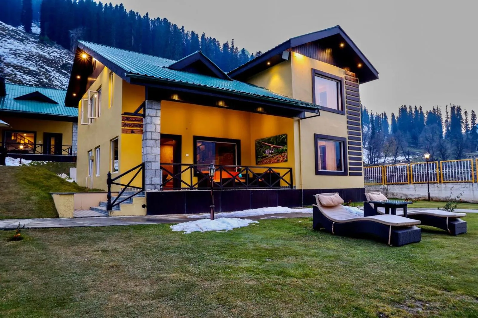 Property building in Arco Hotels & Resorts sonamarg