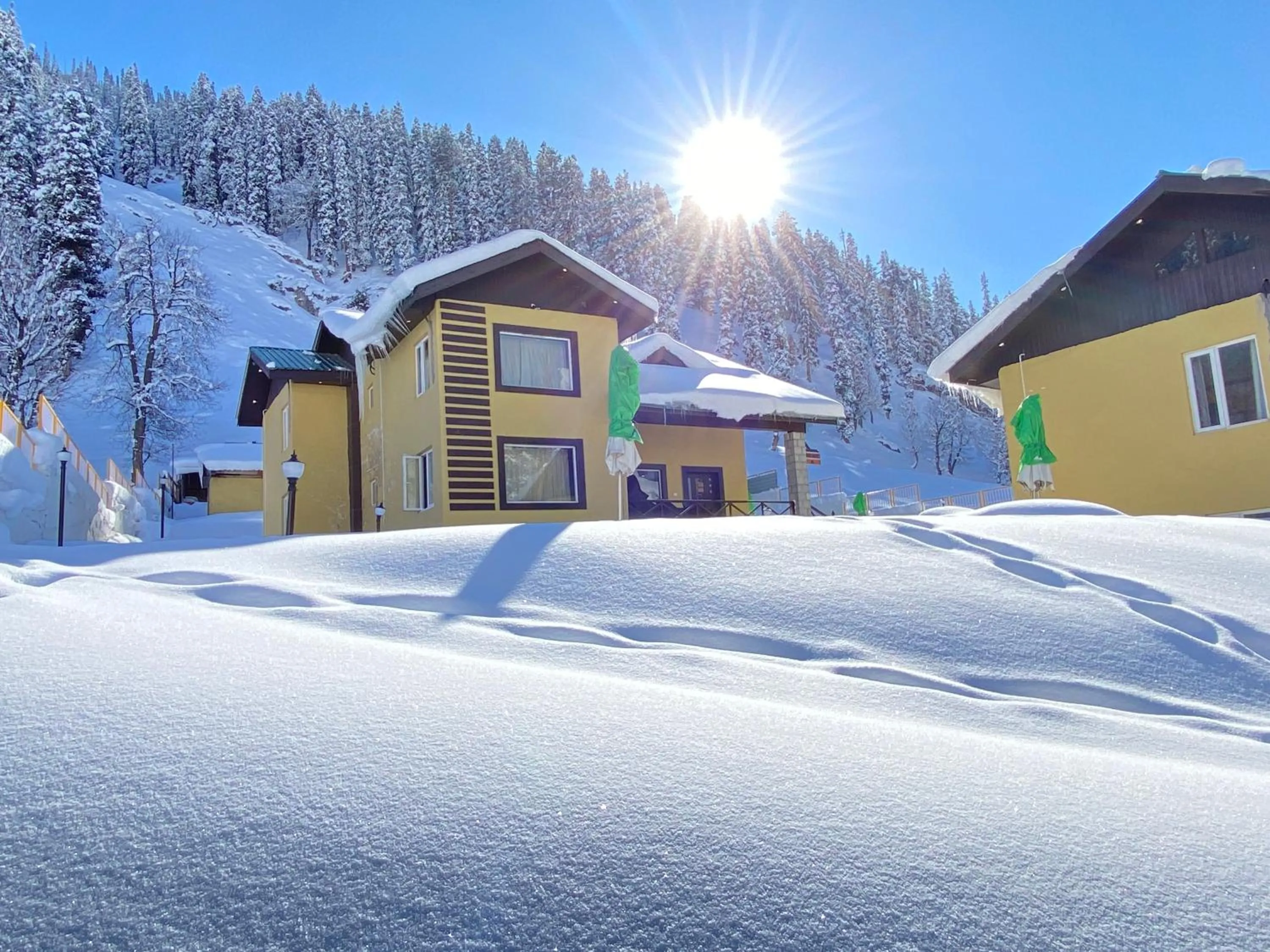 Facade/entrance in Arco Hotels & Resorts sonamarg