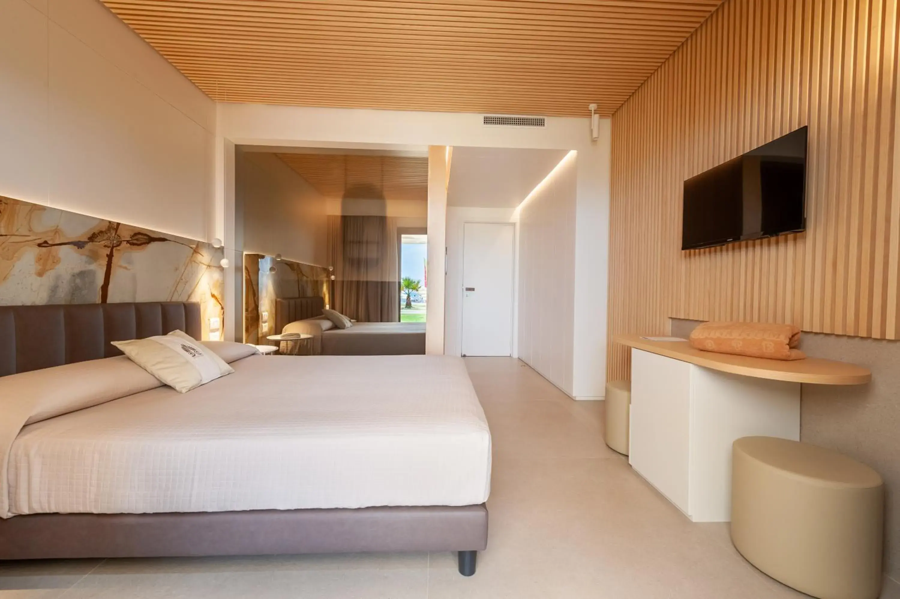 Deluxe Room in Donnarumma Hotel Deluxe Room in Donnarumma Hotel