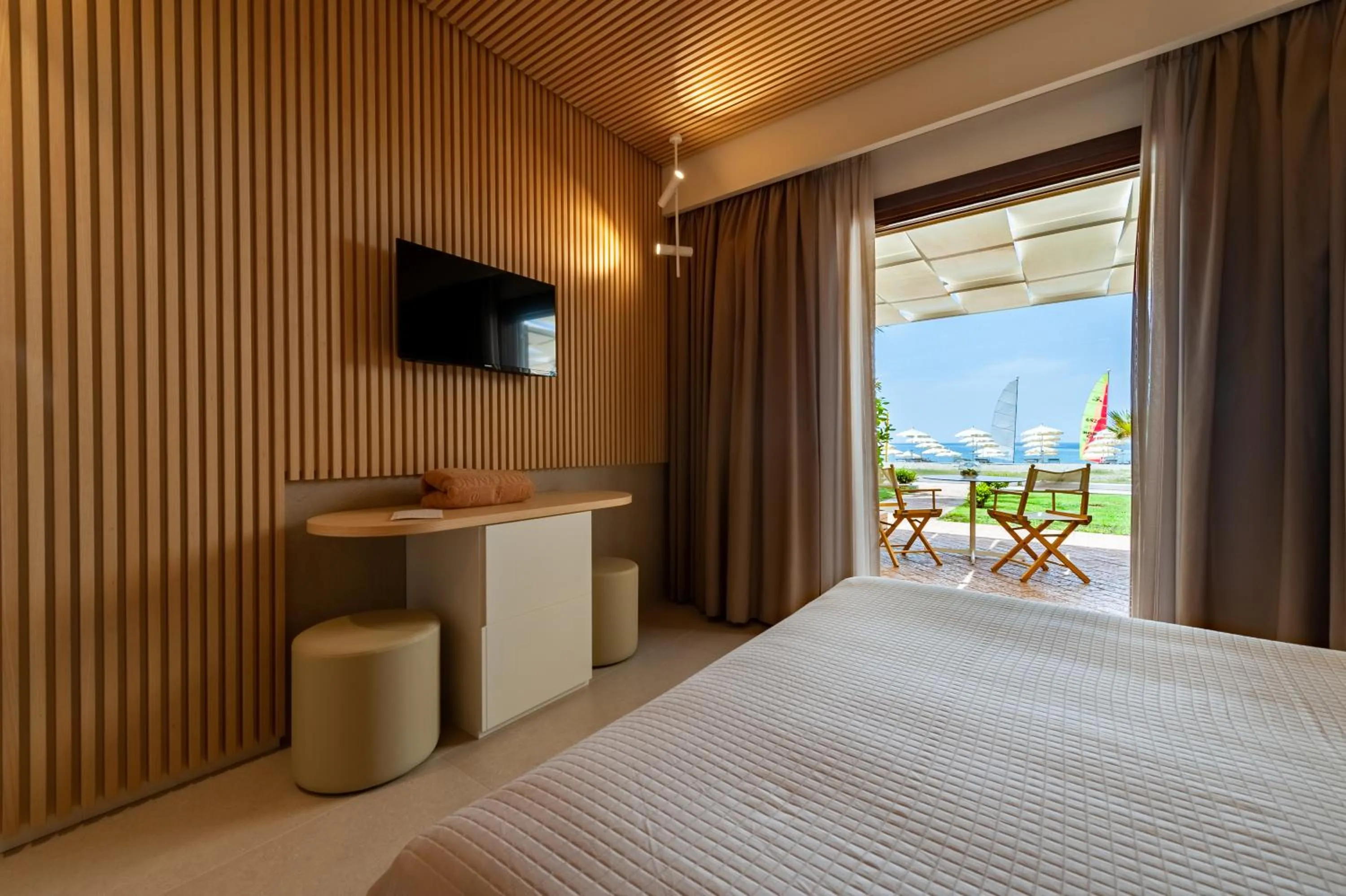 Sea view, Bed in Donnarumma Hotel