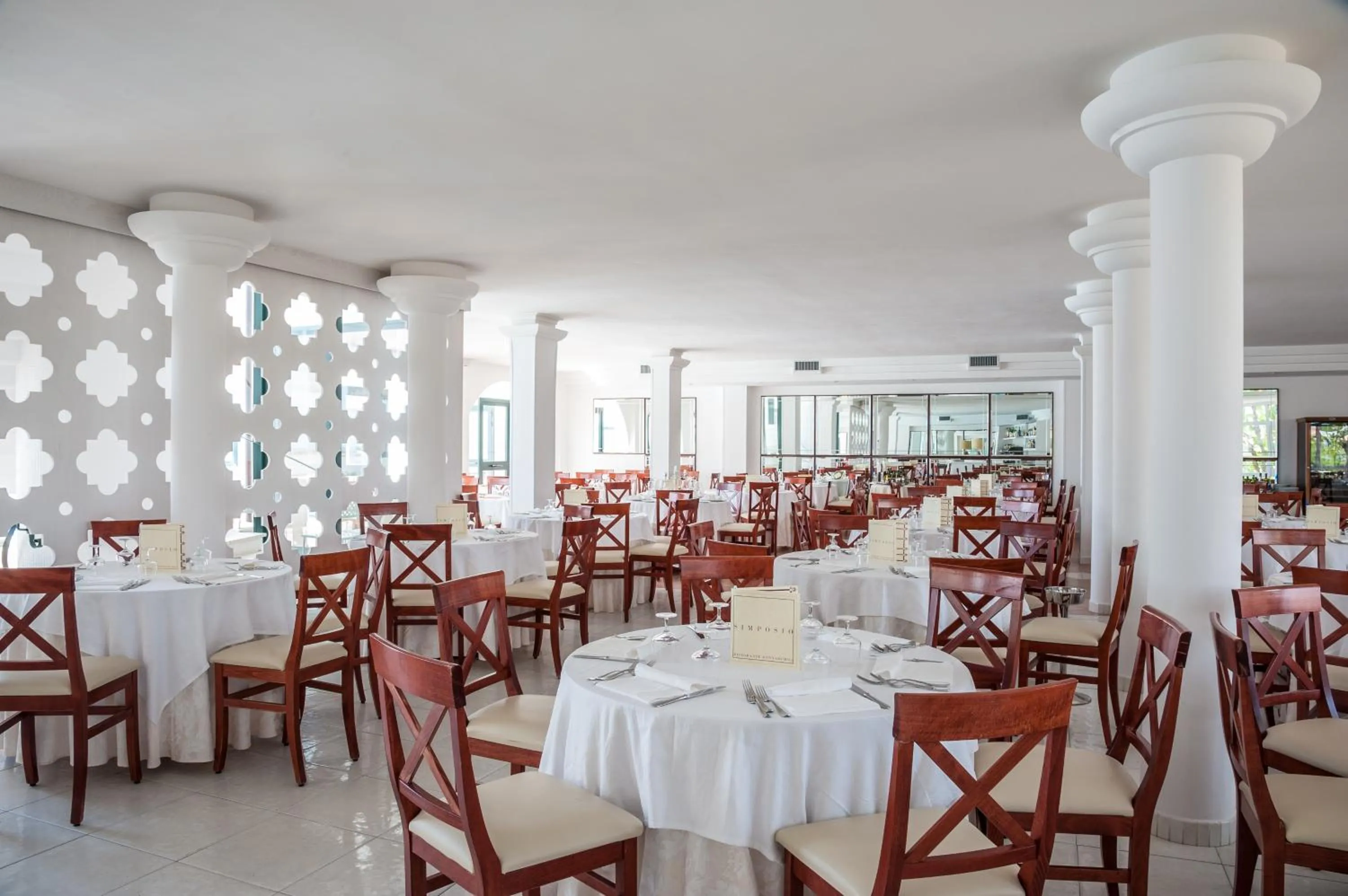 Restaurant/places to eat in Donnarumma Hotel