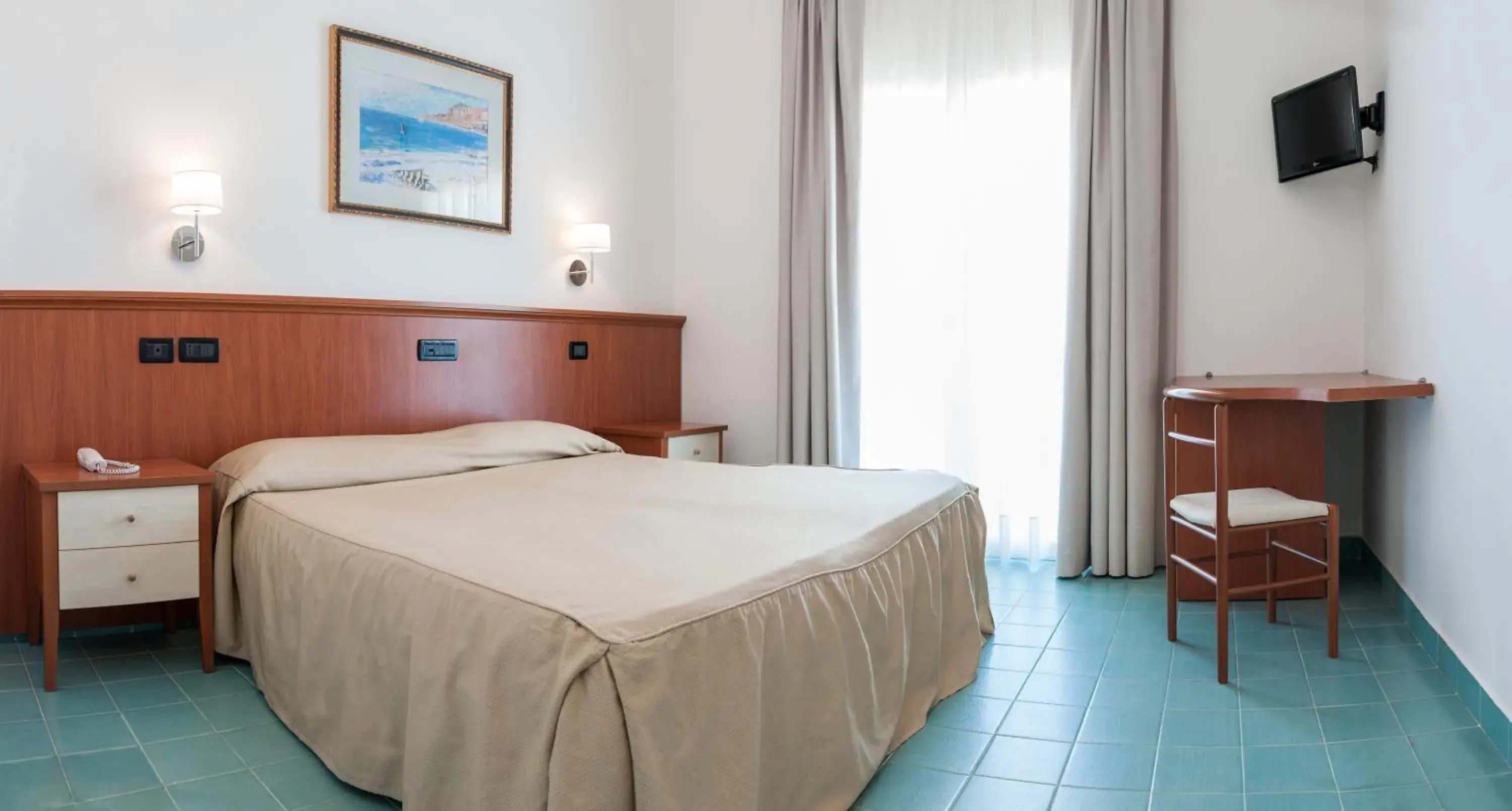 Double Room with Balcony in Donnarumma Hotel Double Room with Balcony in Donnarumma Hotel