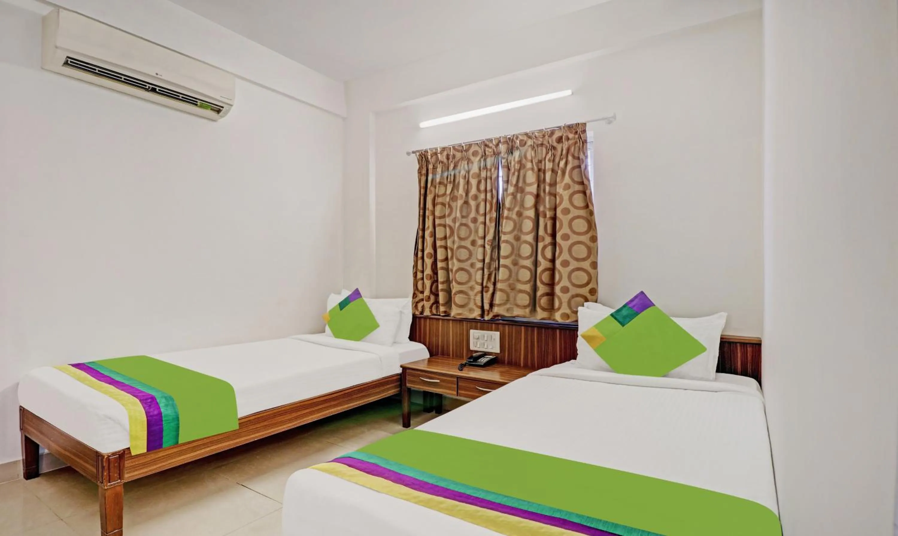 Bedroom, Bed in Treebo Trinitywood