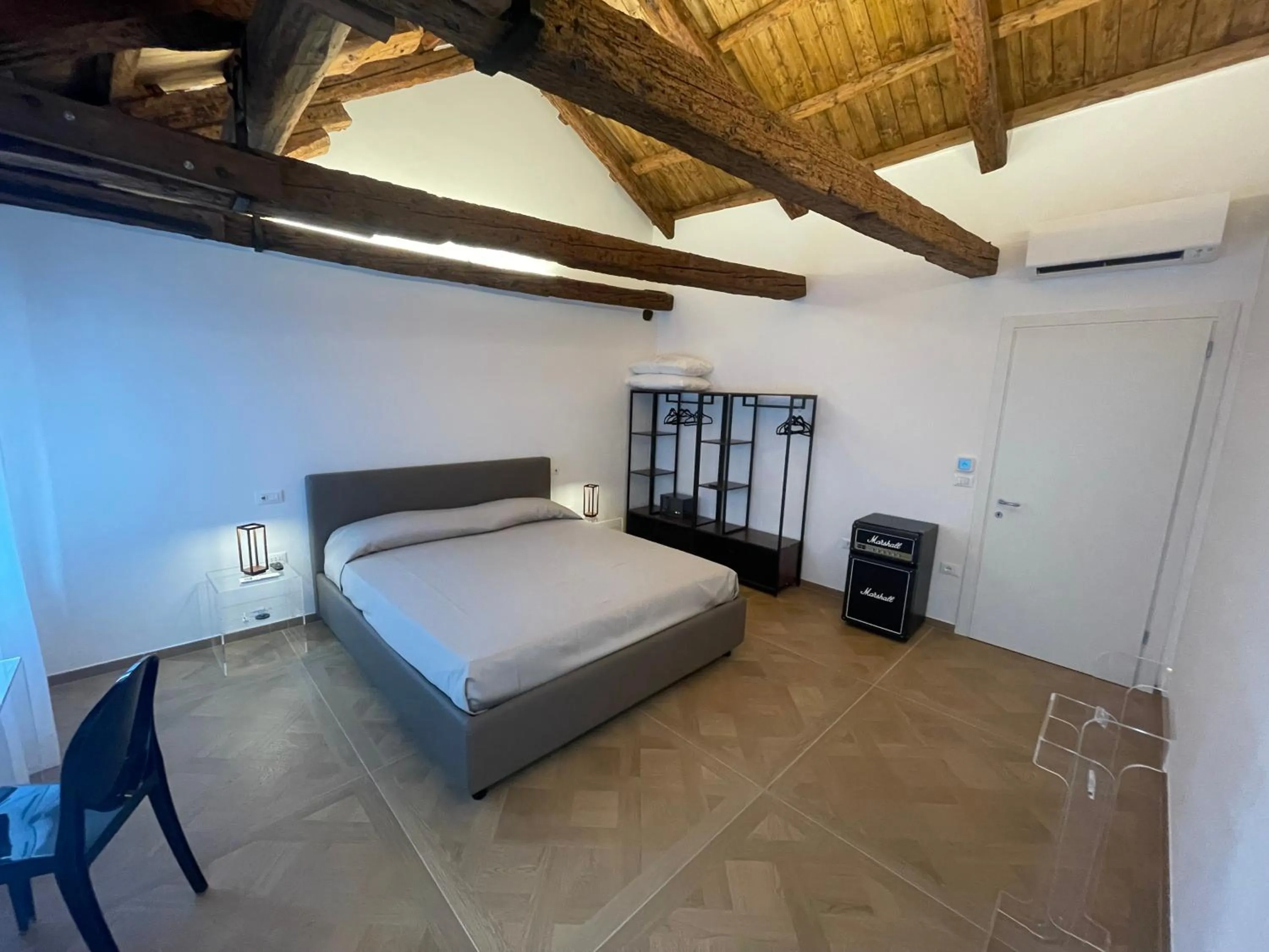 Bed in Albergo Marin