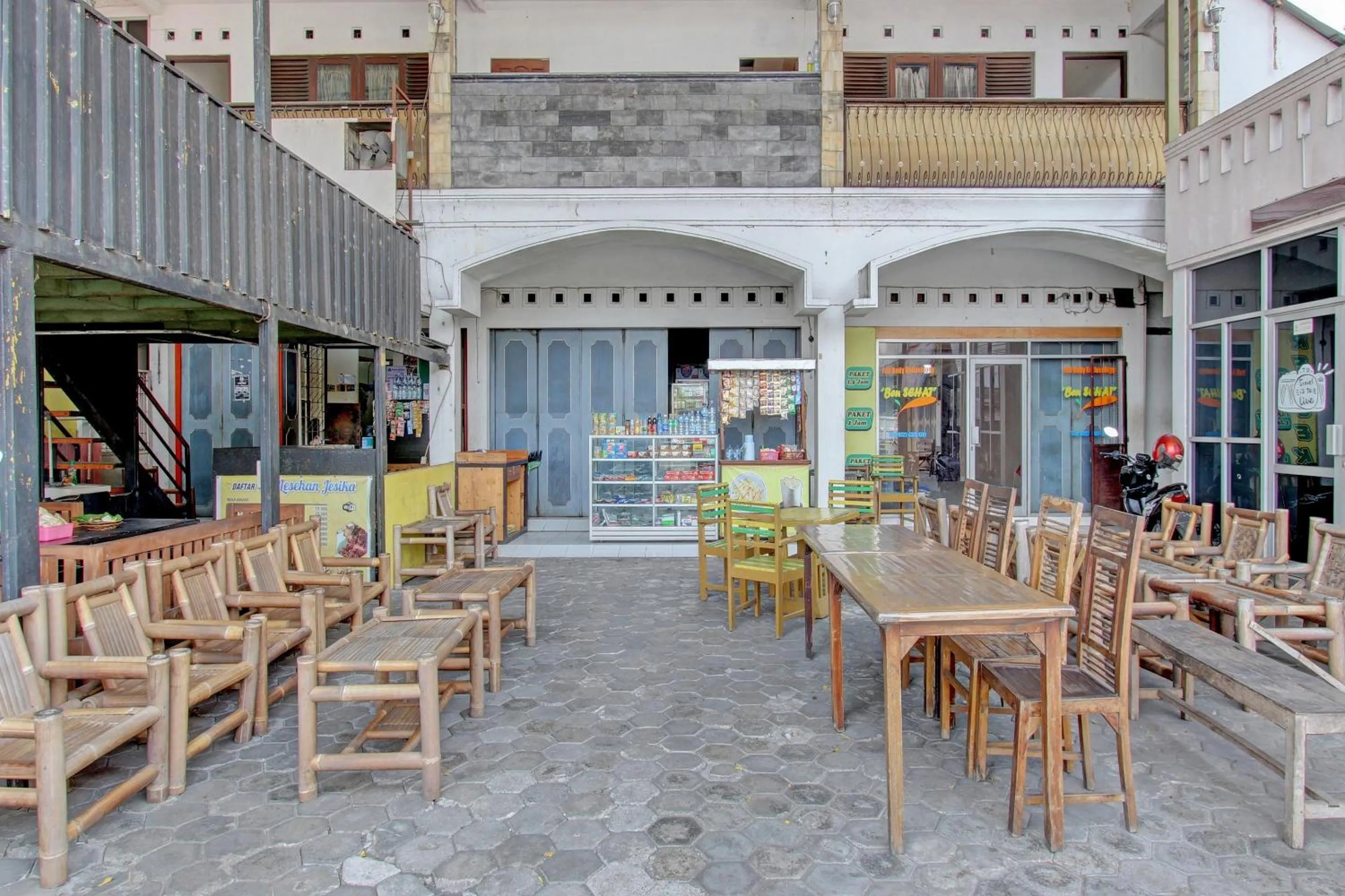 Lobby or reception in Hotel O Cindelaras B&b Bunk Bed