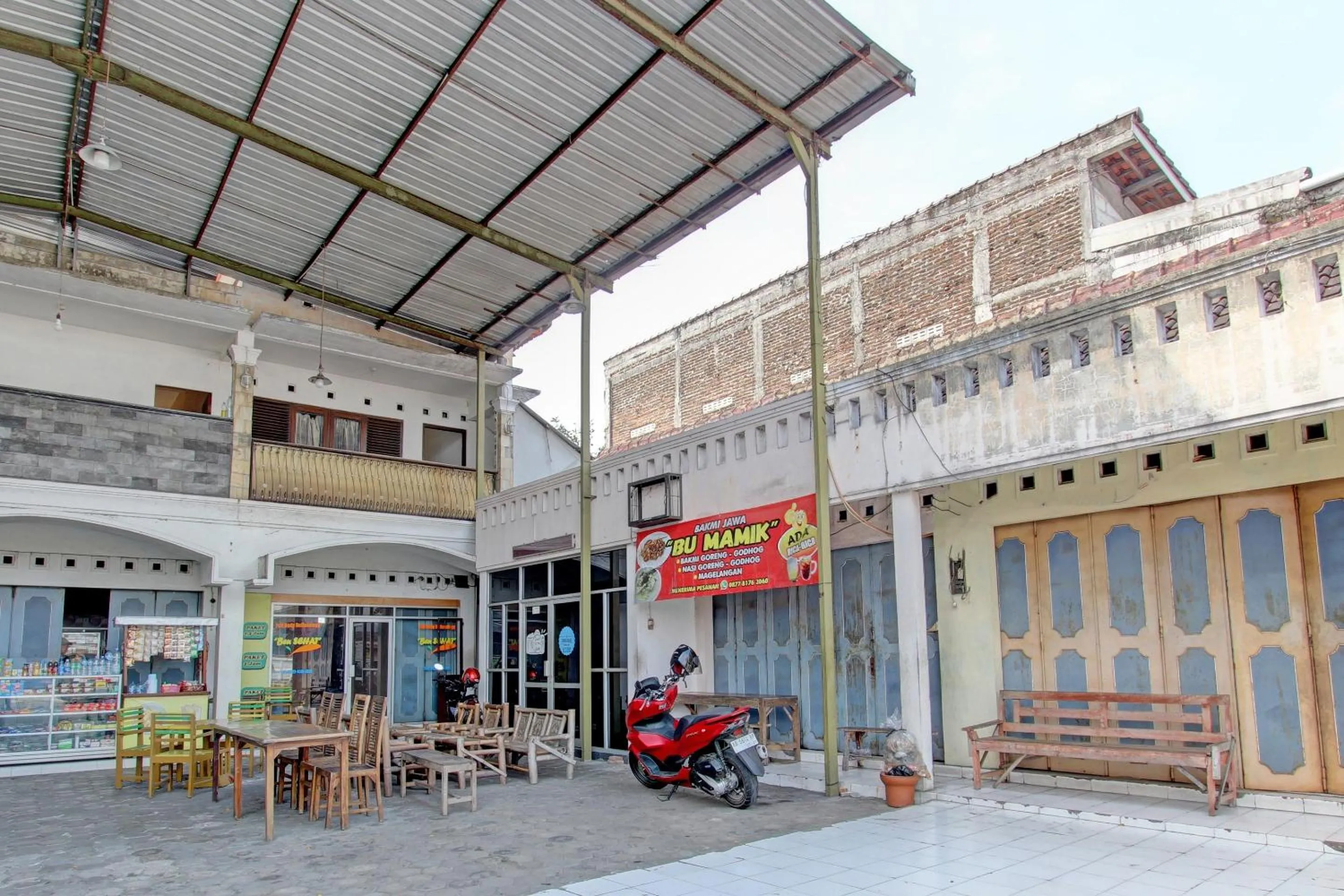 Facade/entrance in Hotel O Cindelaras B&b Bunk Bed