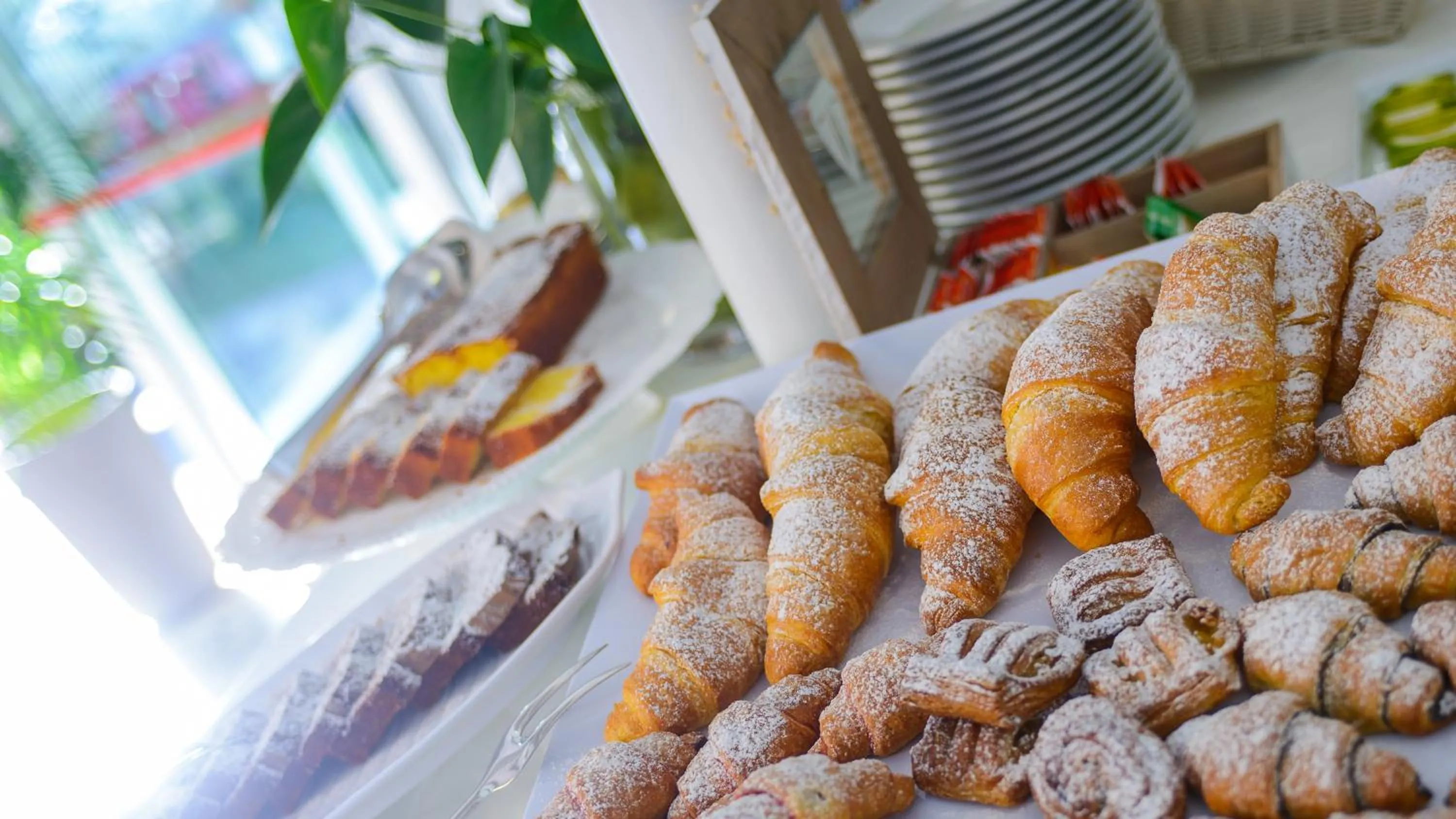 Breakfast in Hotel Falco