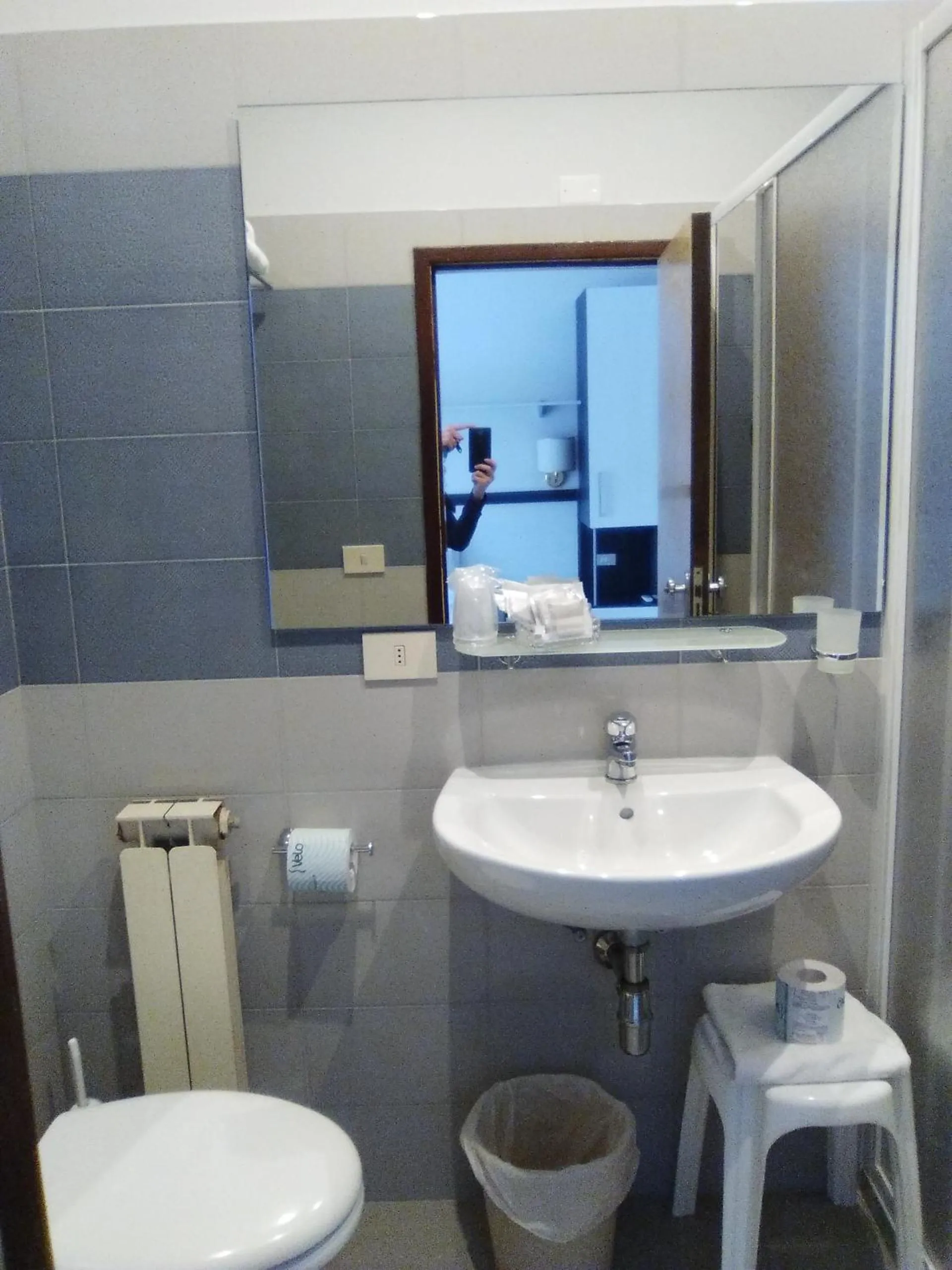 Bathroom in Hotel Falco