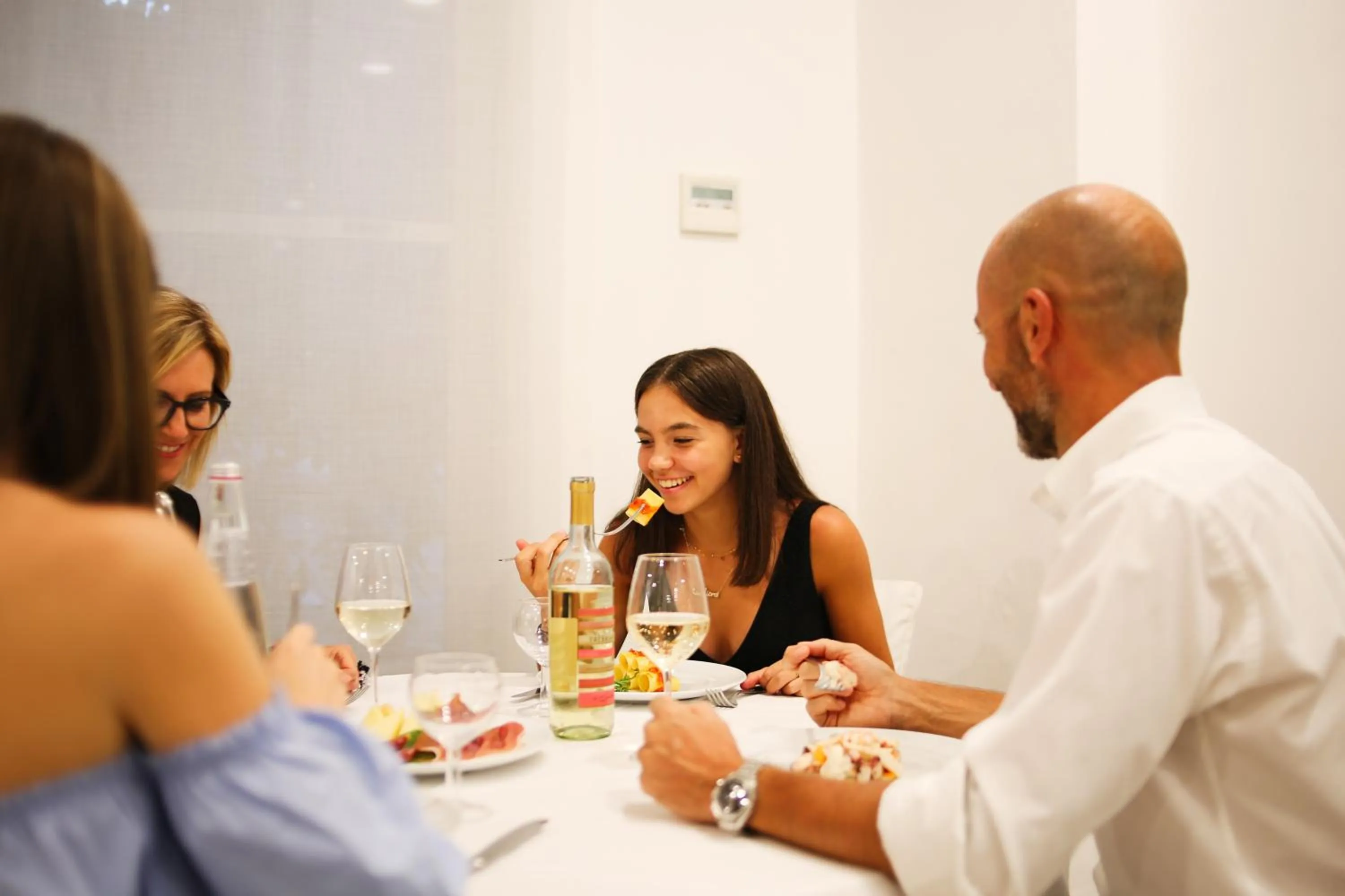 Restaurant/places to eat in Hotel Falco