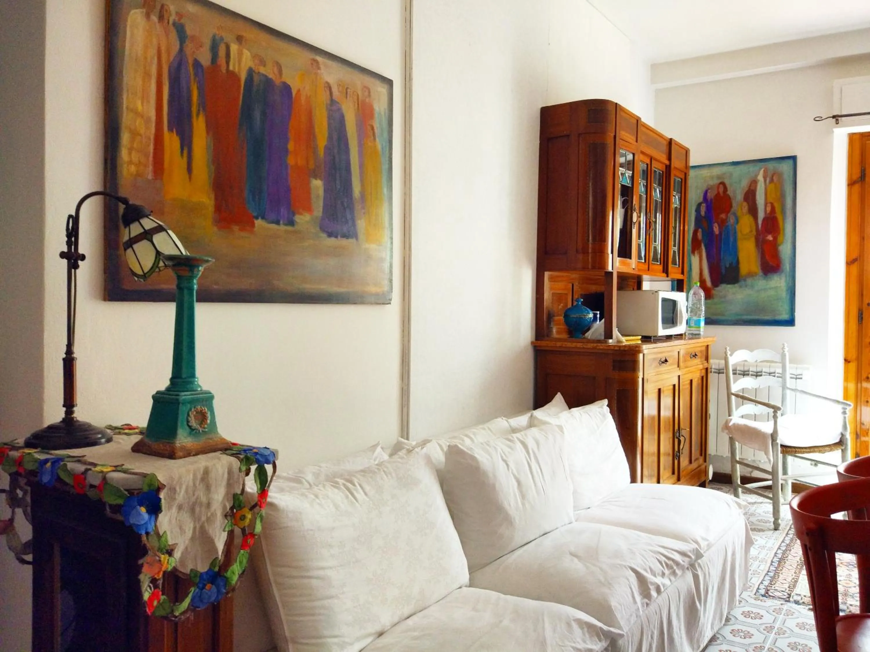 Communal lounge/ TV room in Amariglio