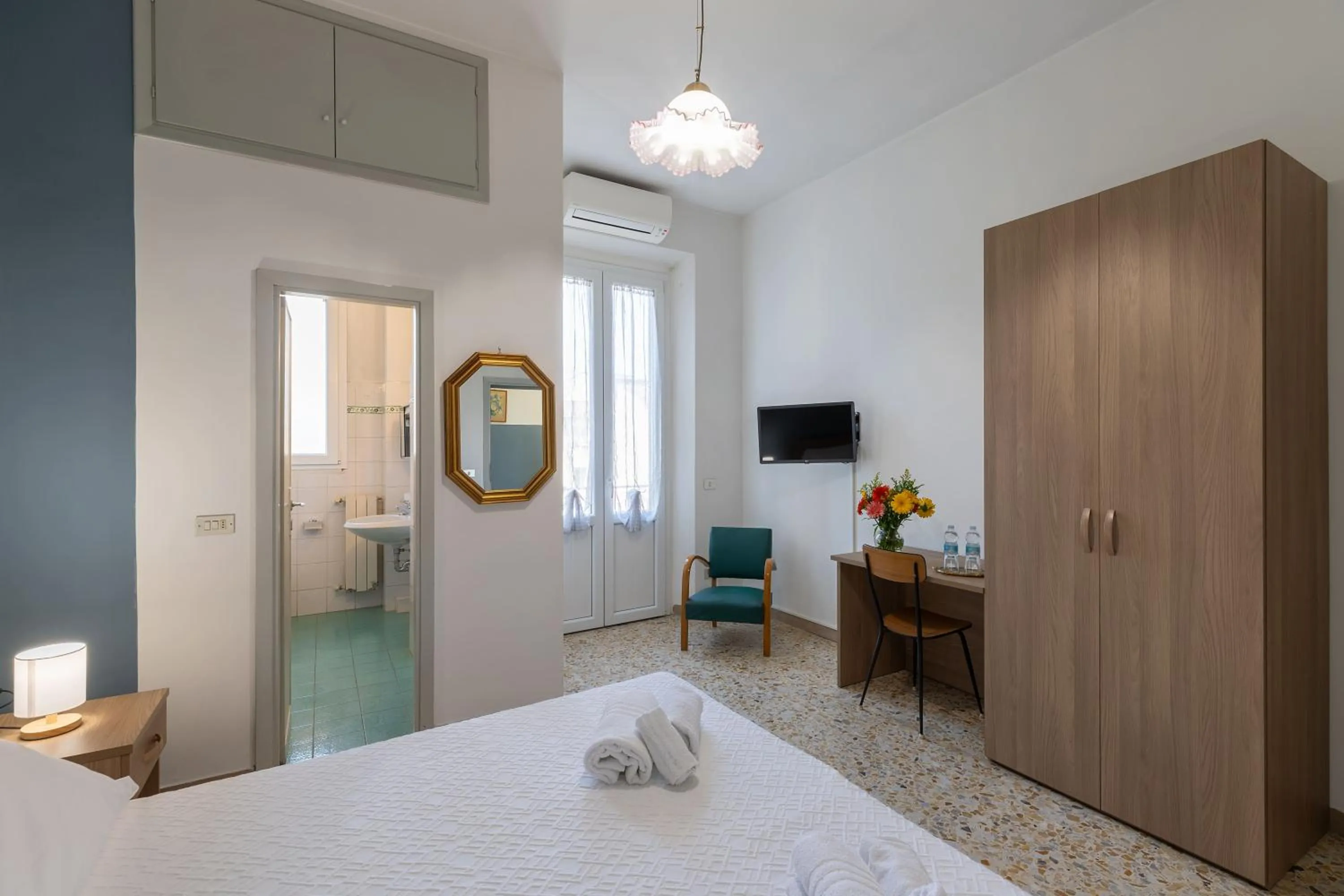 TV and multimedia, Bed in Antica Dimora Sant'Anna