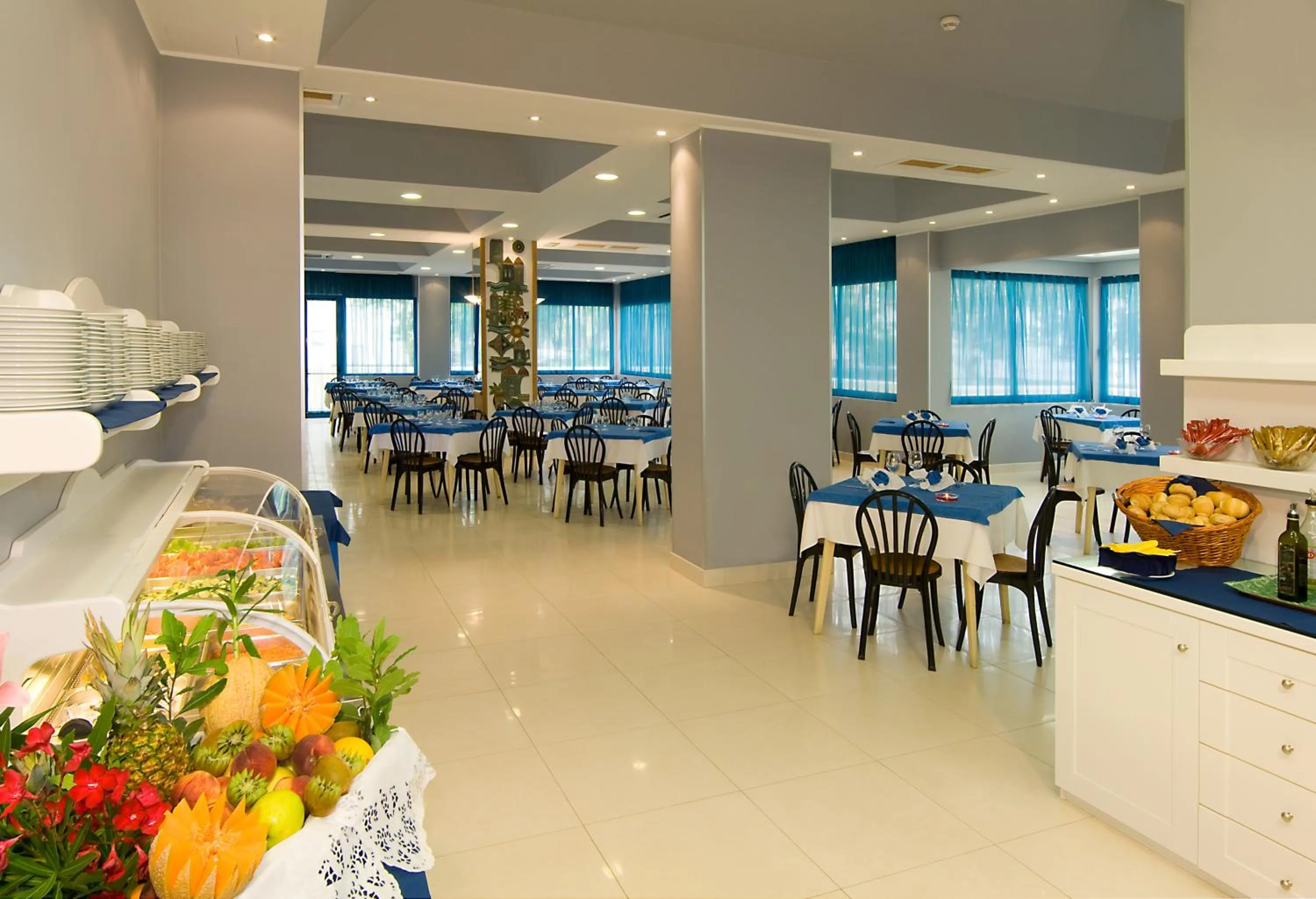 Restaurant/places to eat in Hotel Miami