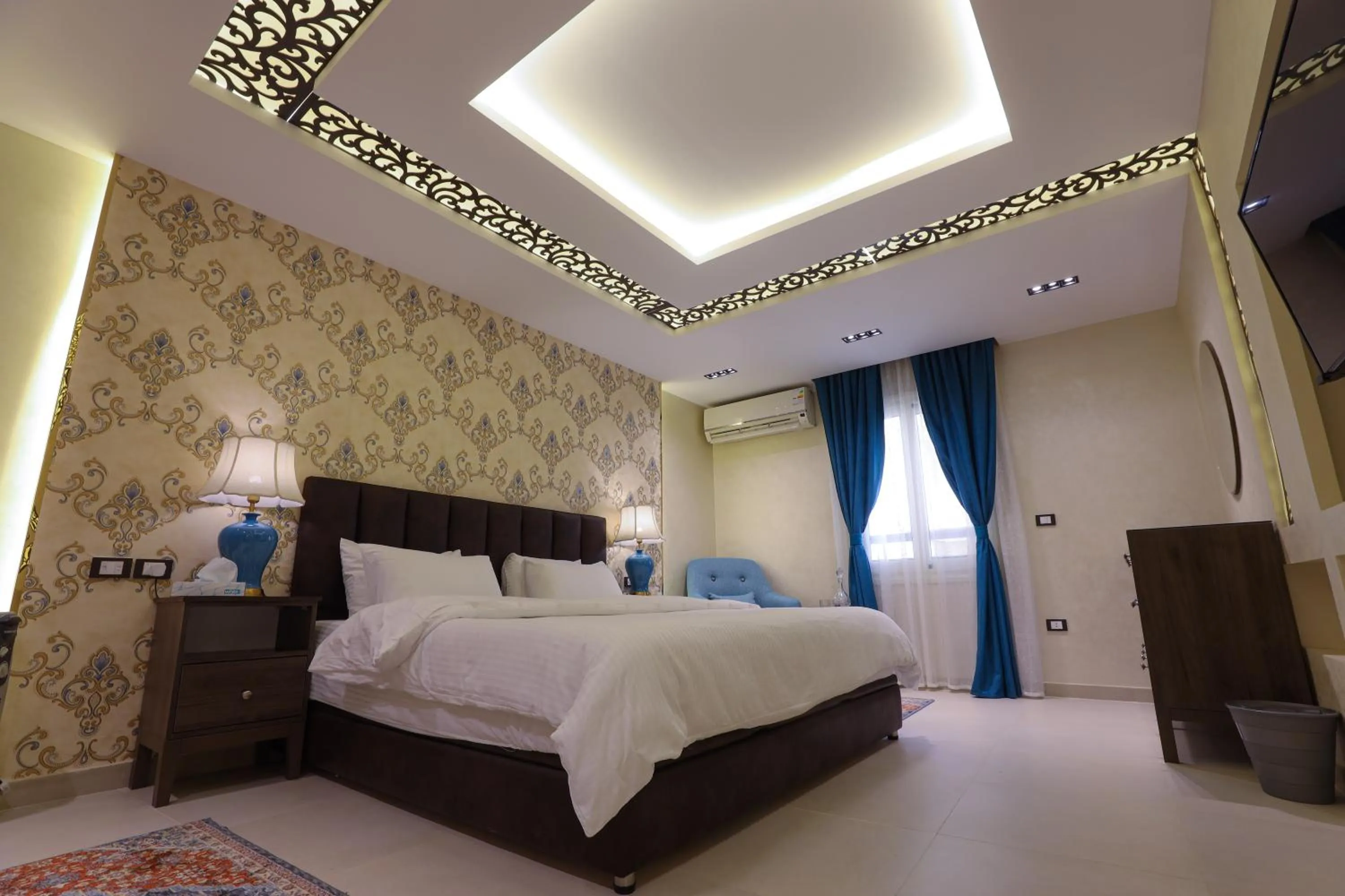 Bedroom, Bed in ArabElite
