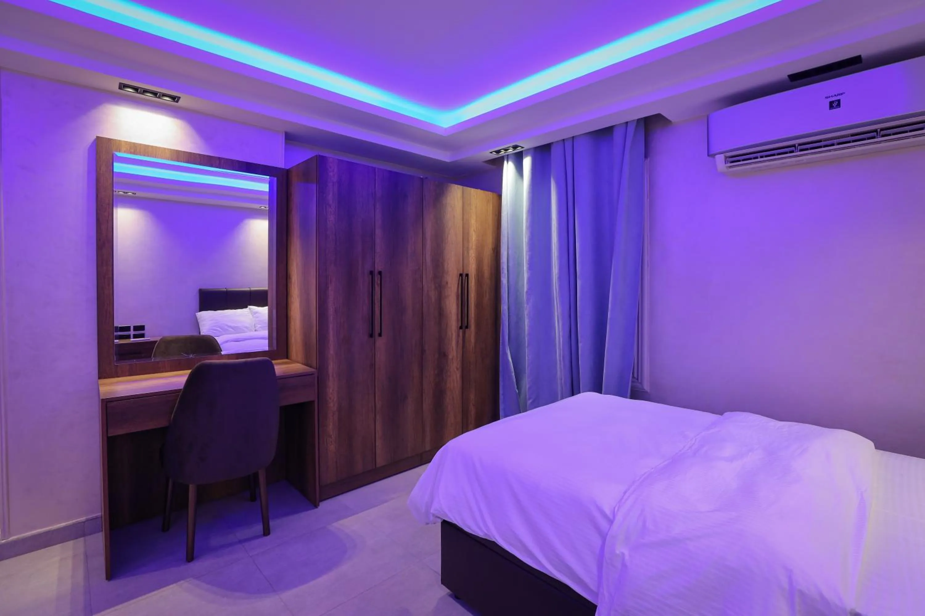 Bedroom, Bed in ArabElite