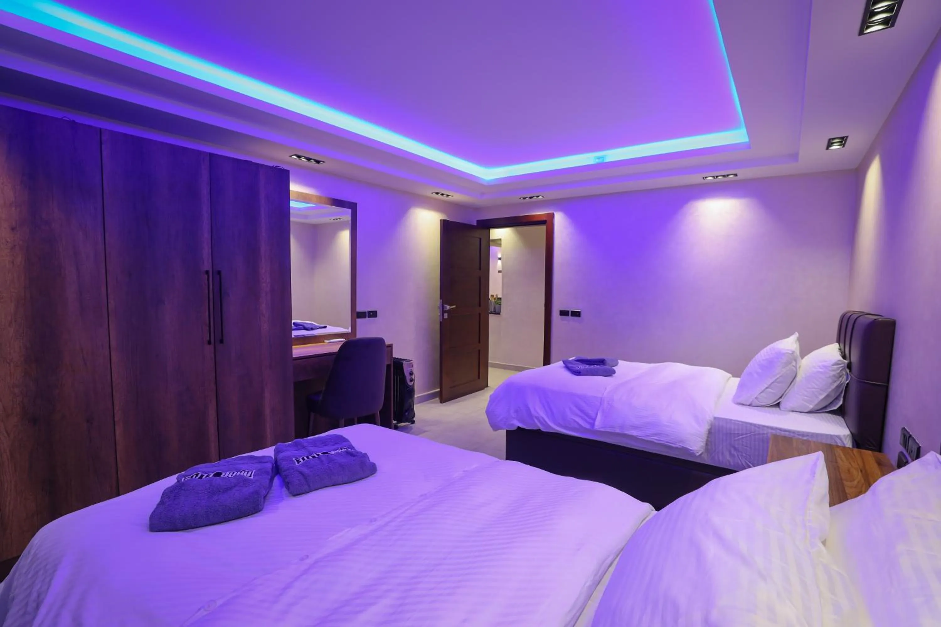 Bedroom, Bed in ArabElite