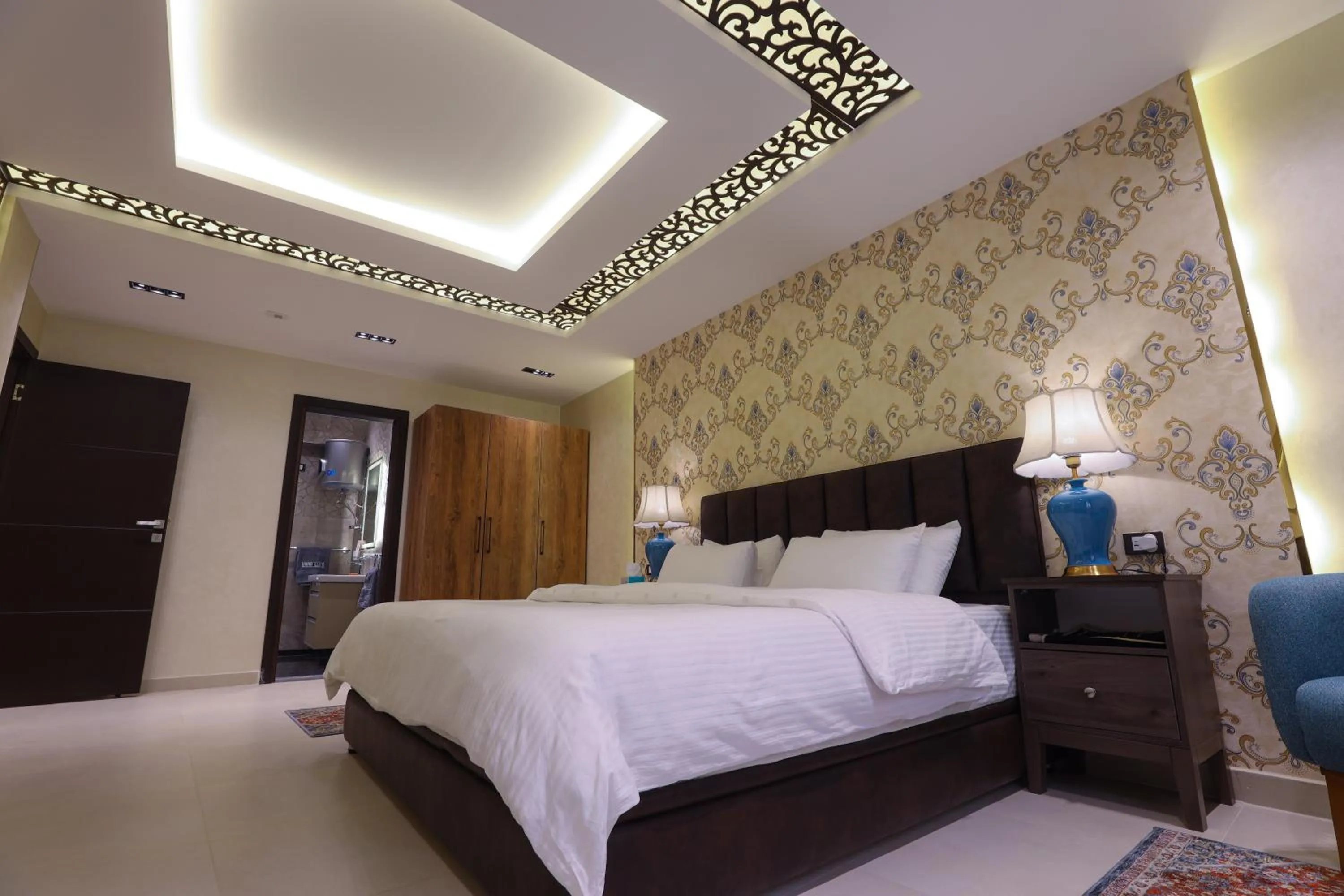Bedroom, Bed in ArabElite