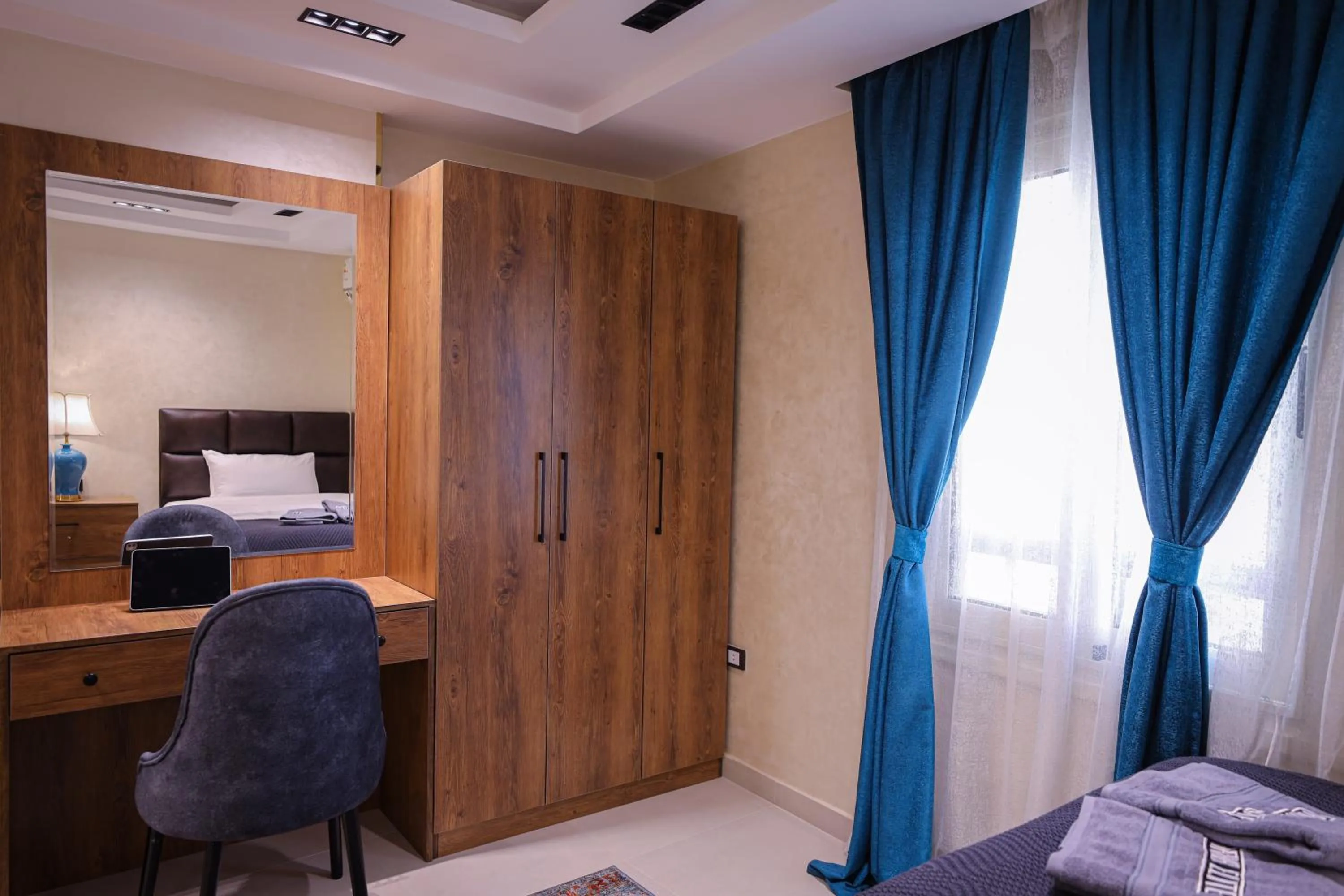 Bedroom, Bed in ArabElite