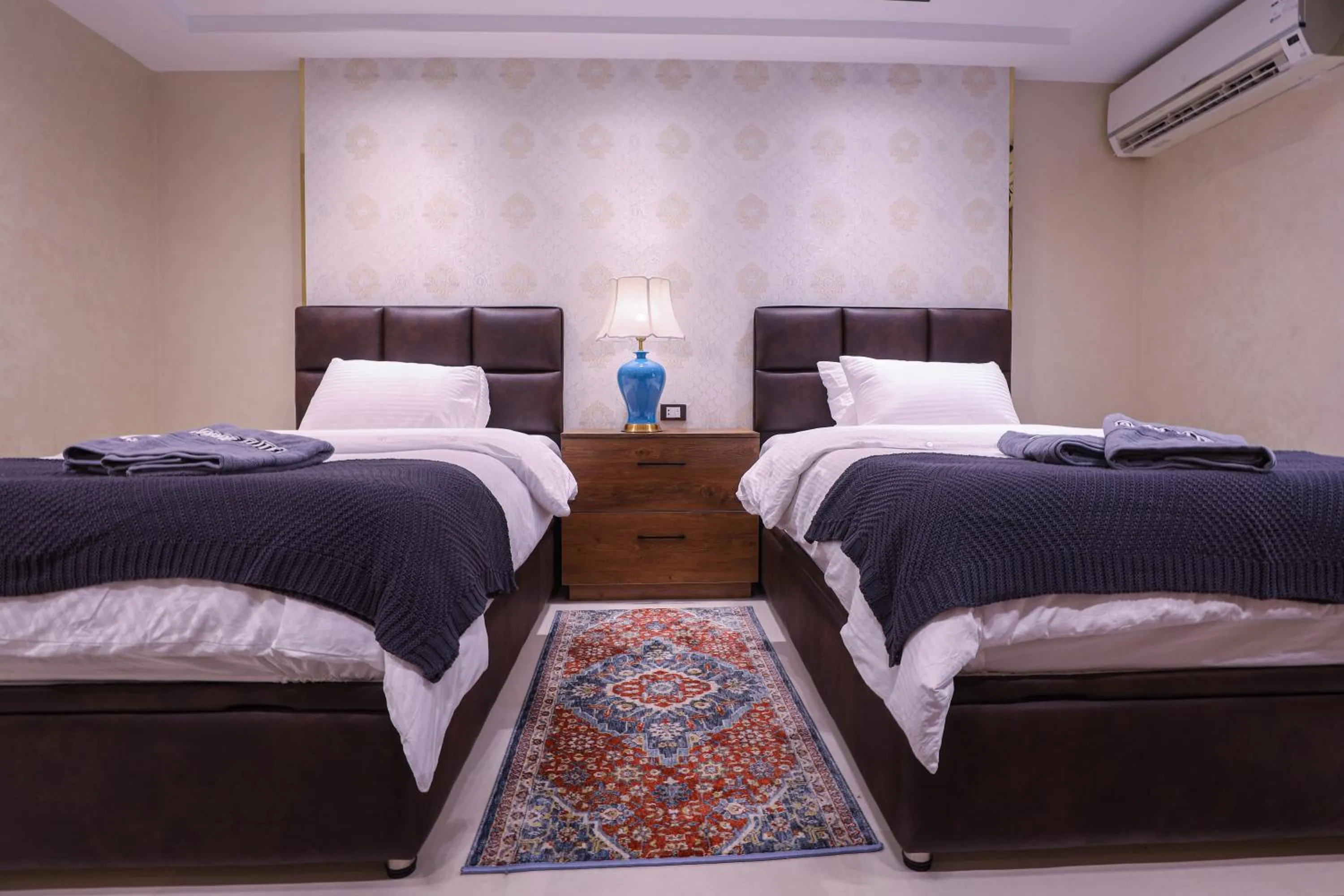 Bedroom, Bed in ArabElite