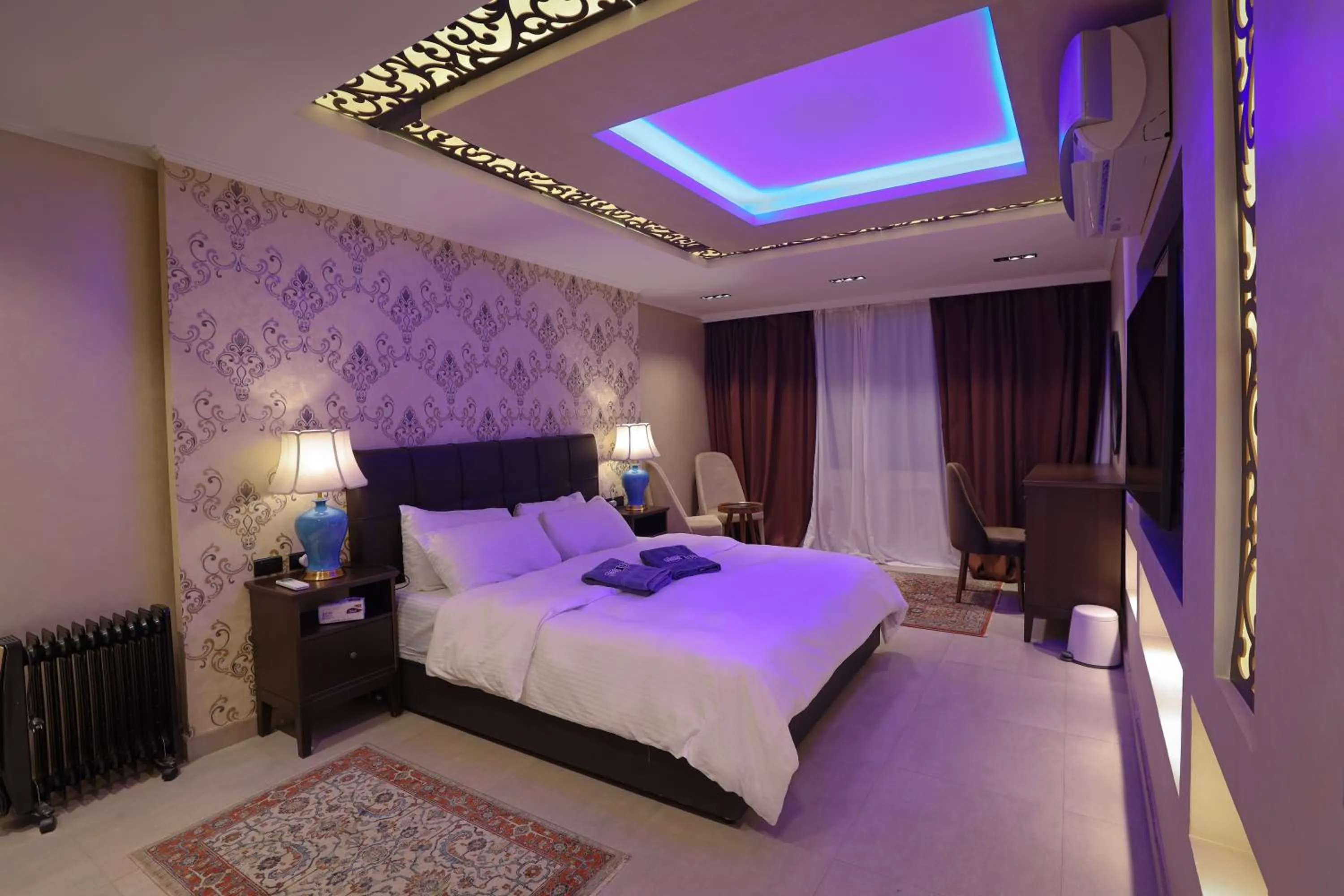 Bedroom, Bed in ArabElite