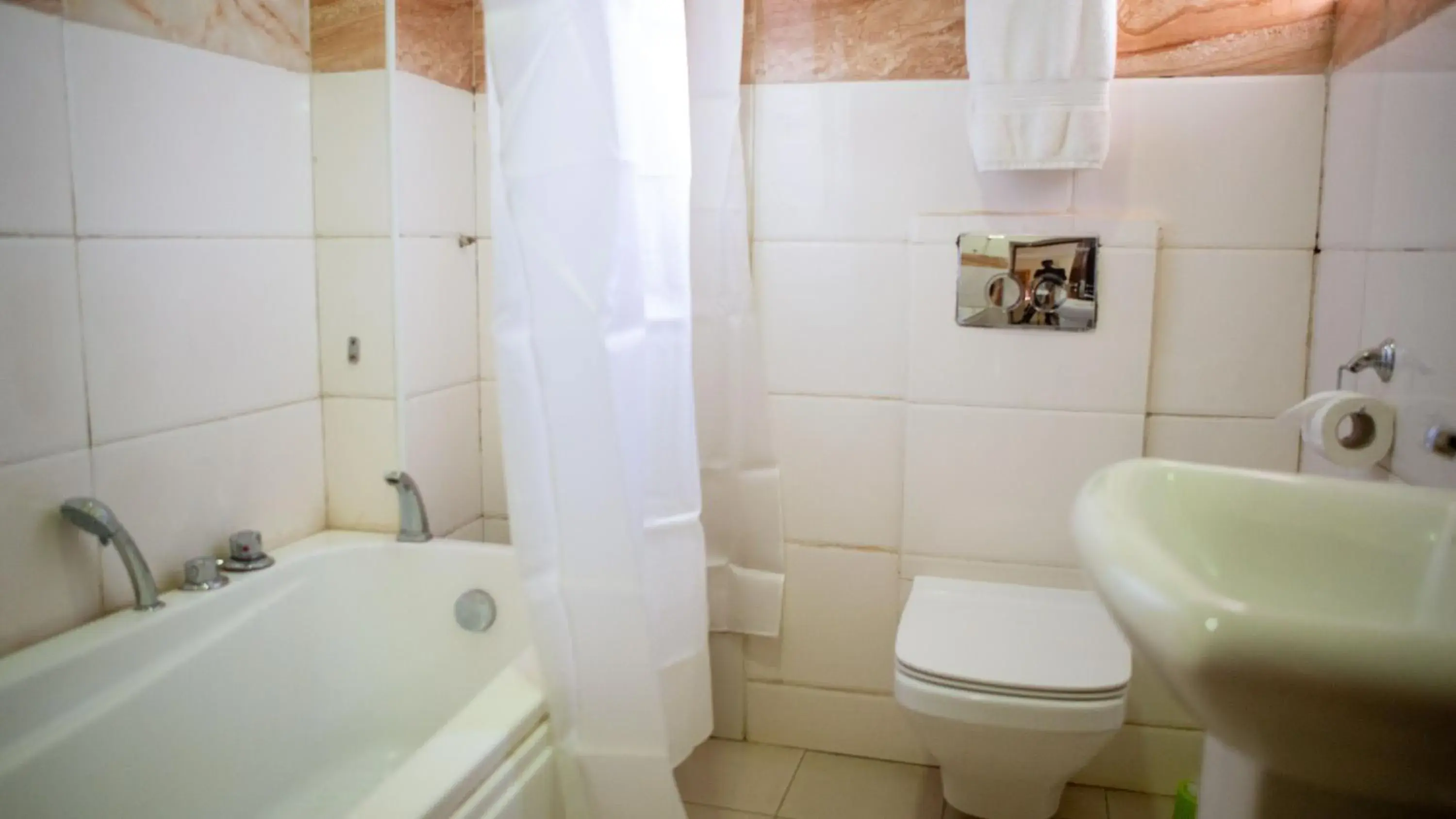 Single Room - single occupancy in ROSES REGENCY HOTEL AND SUITES Single Room - single occupancy in ROSES REGENCY HOTEL AND SUITES