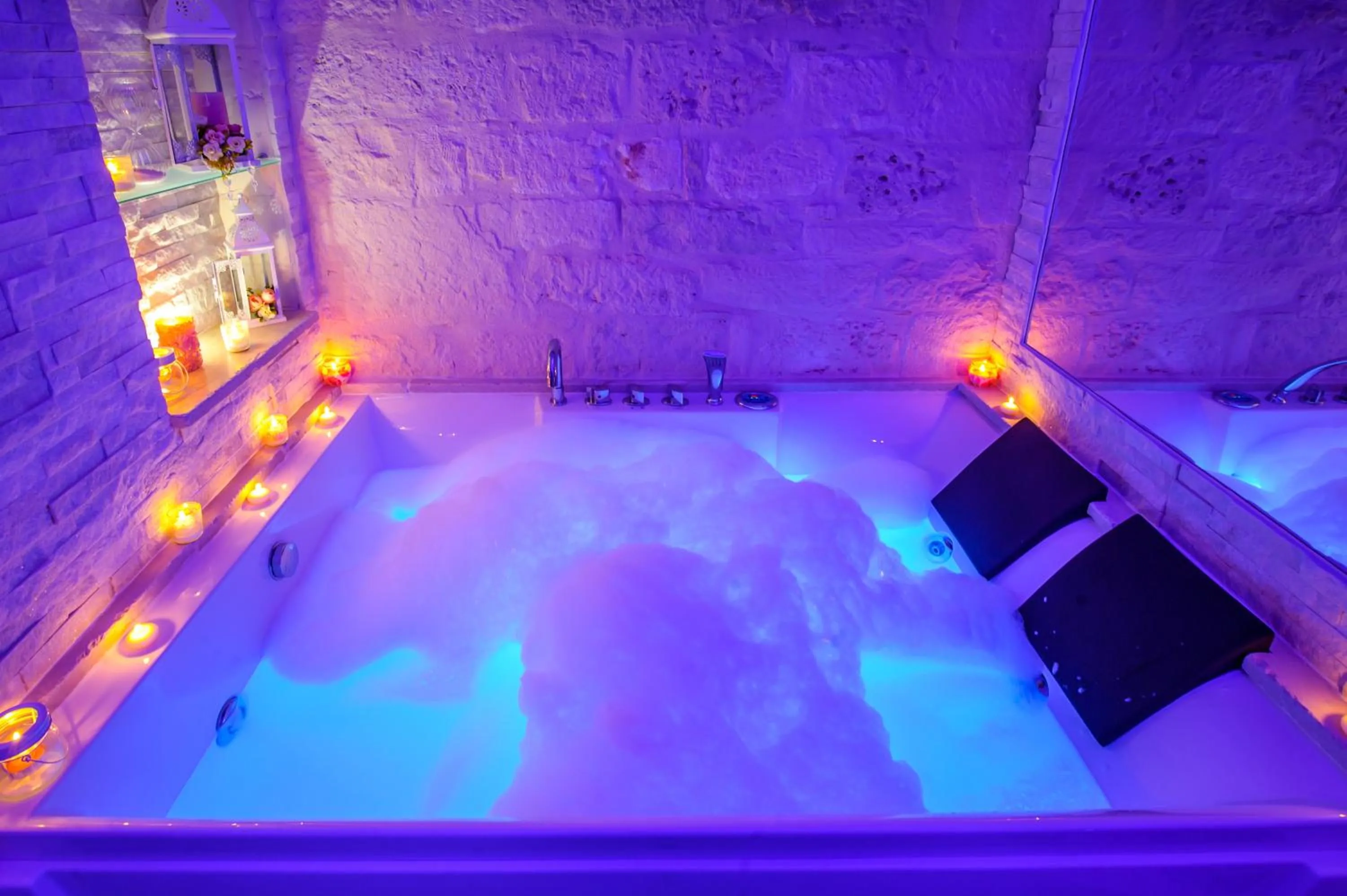 Hot Tub in Casa Deky