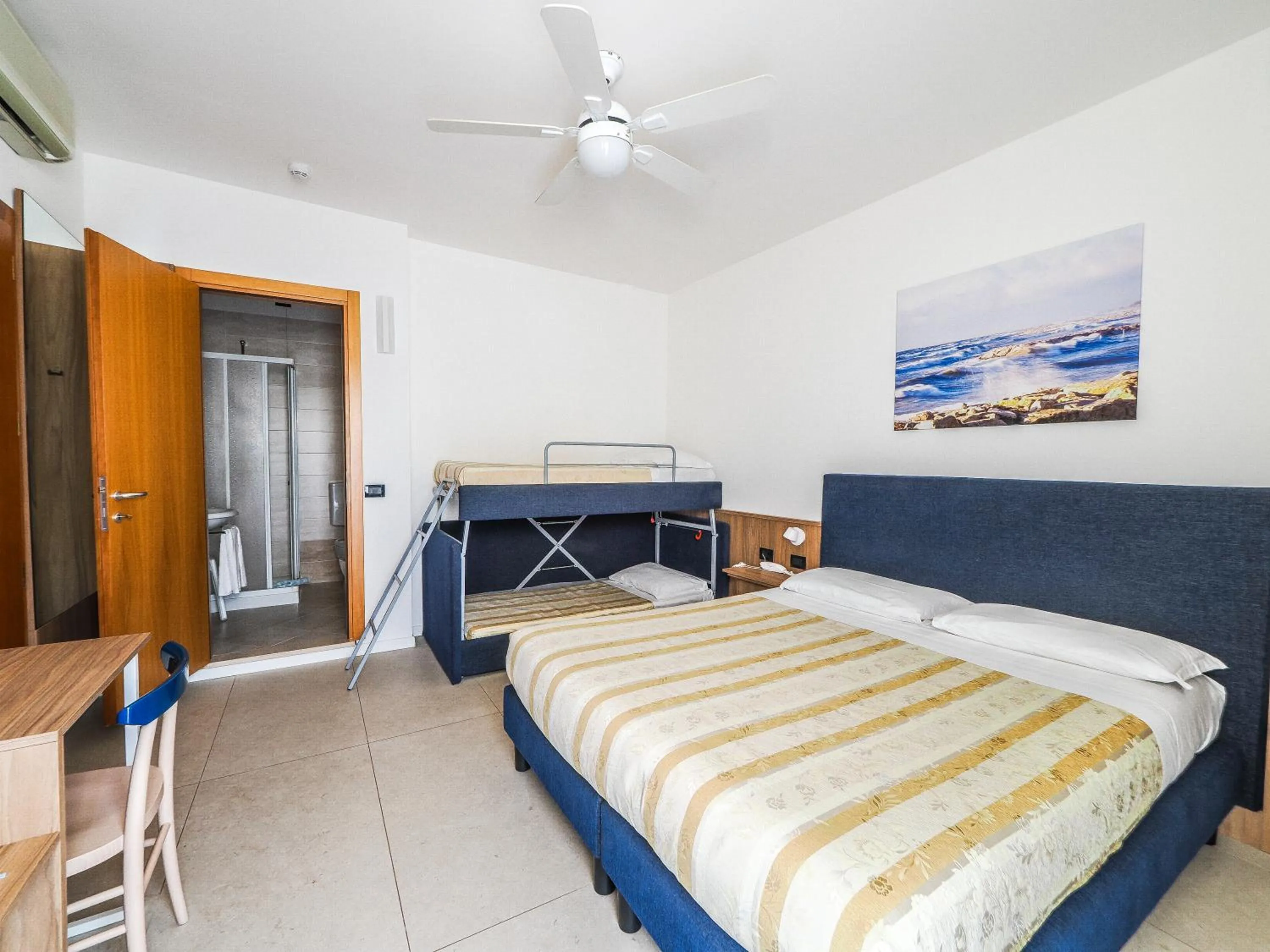 Photo of the whole room, Bed in Hotel Angelo