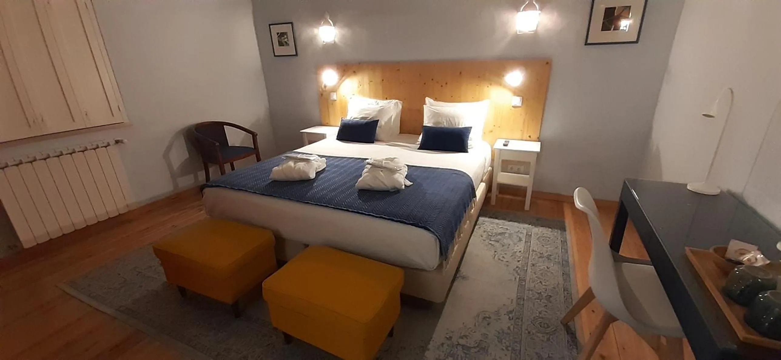 Bedroom in ApraHouseLoule Guesthouse