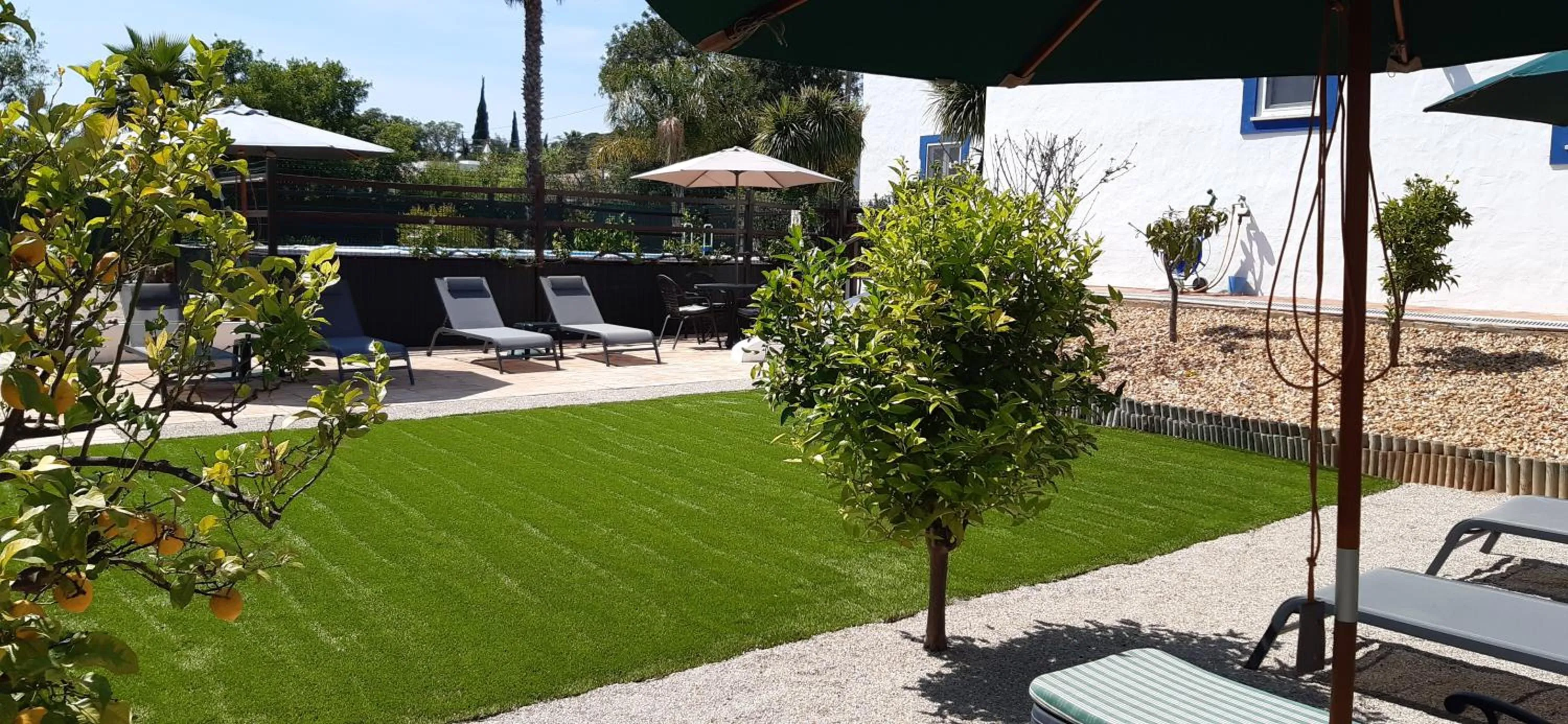 Garden in ApraHouseLoule Guesthouse