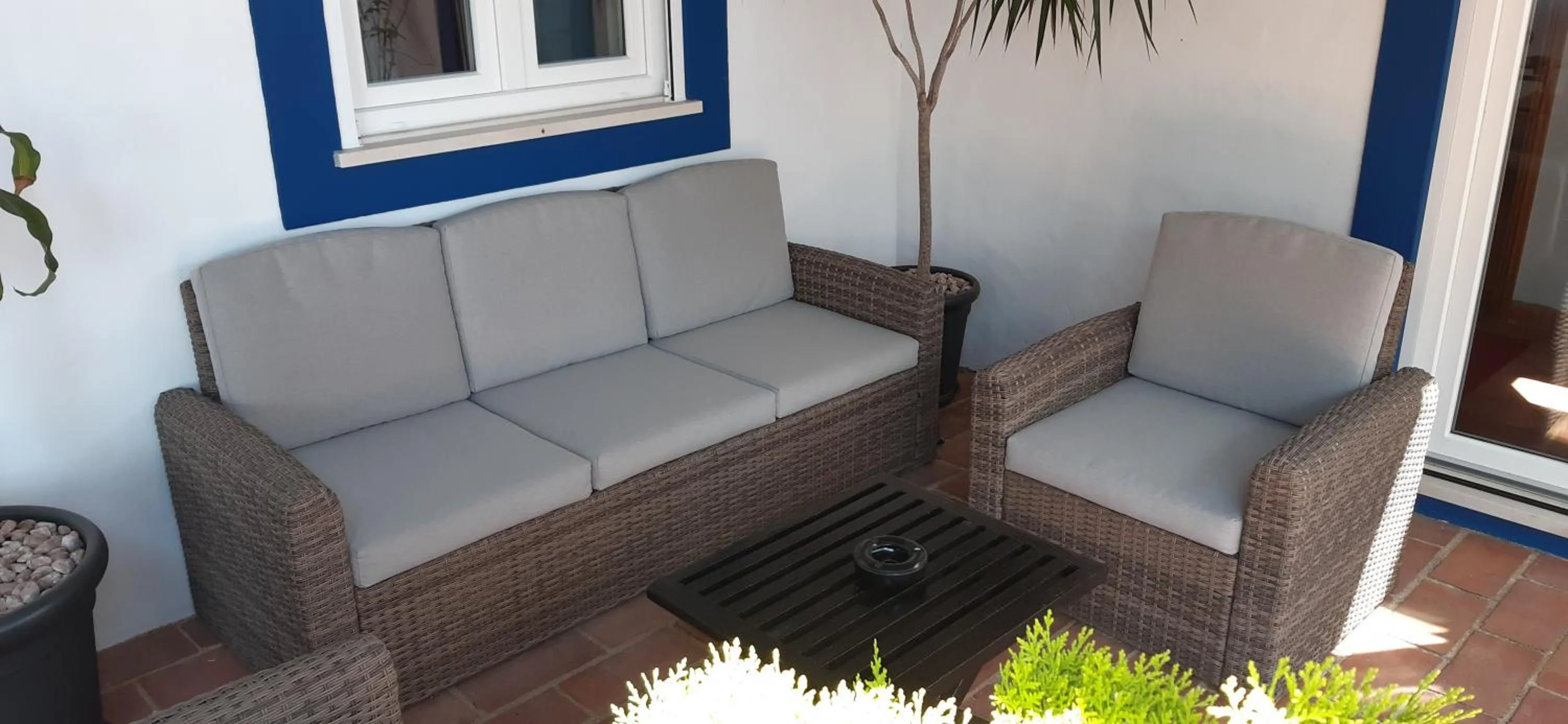 Patio in ApraHouseLoule Guesthouse