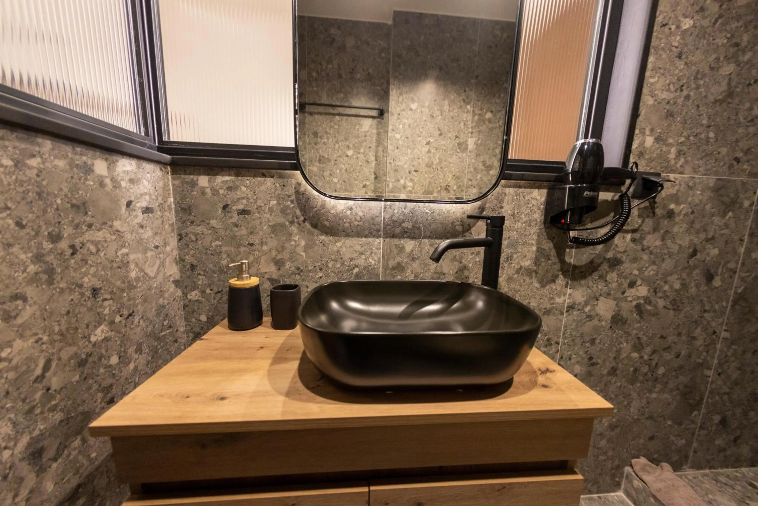 Centrally Stylish Suite by Acropolis