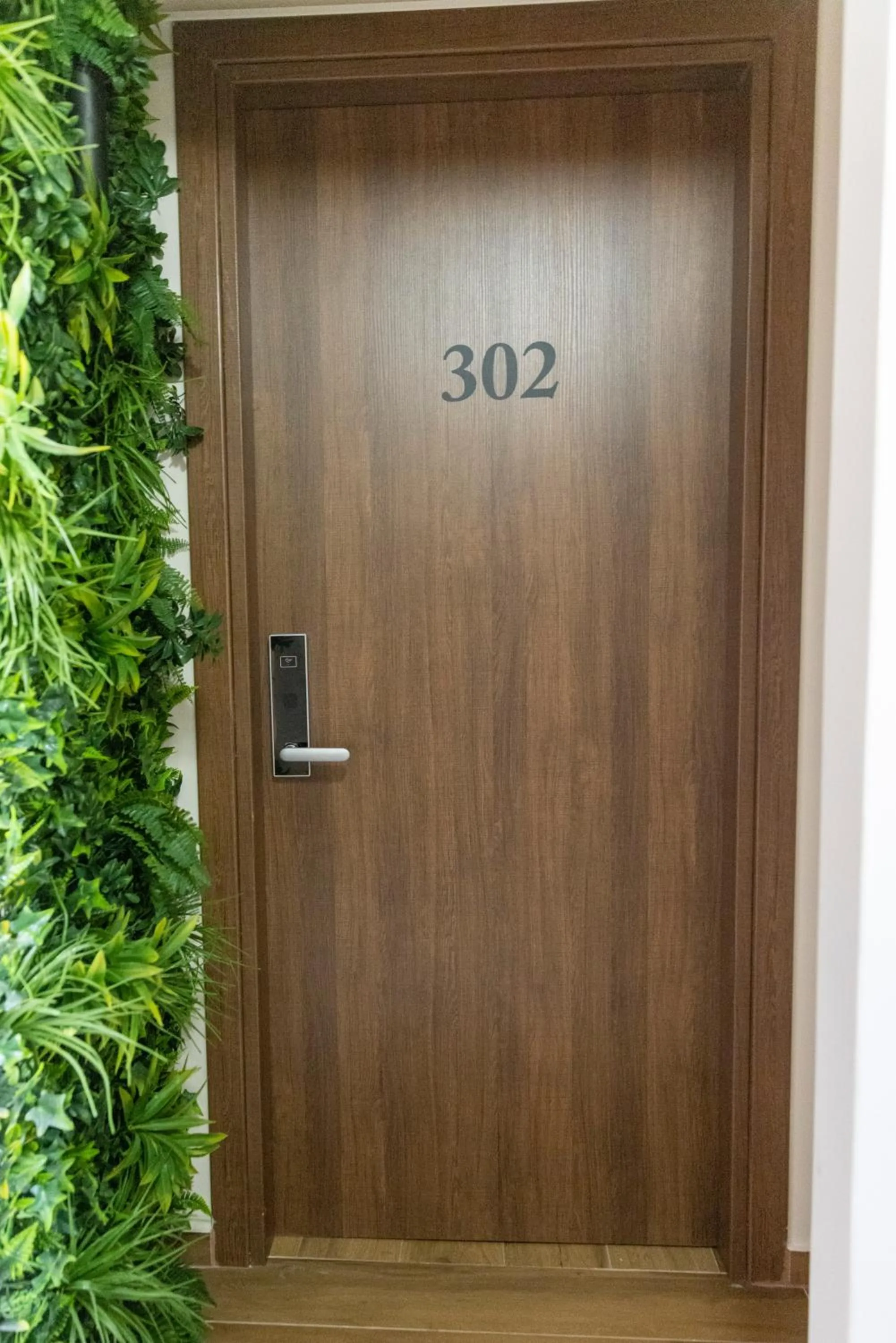 Centrally Stylish Suite by Acropolis