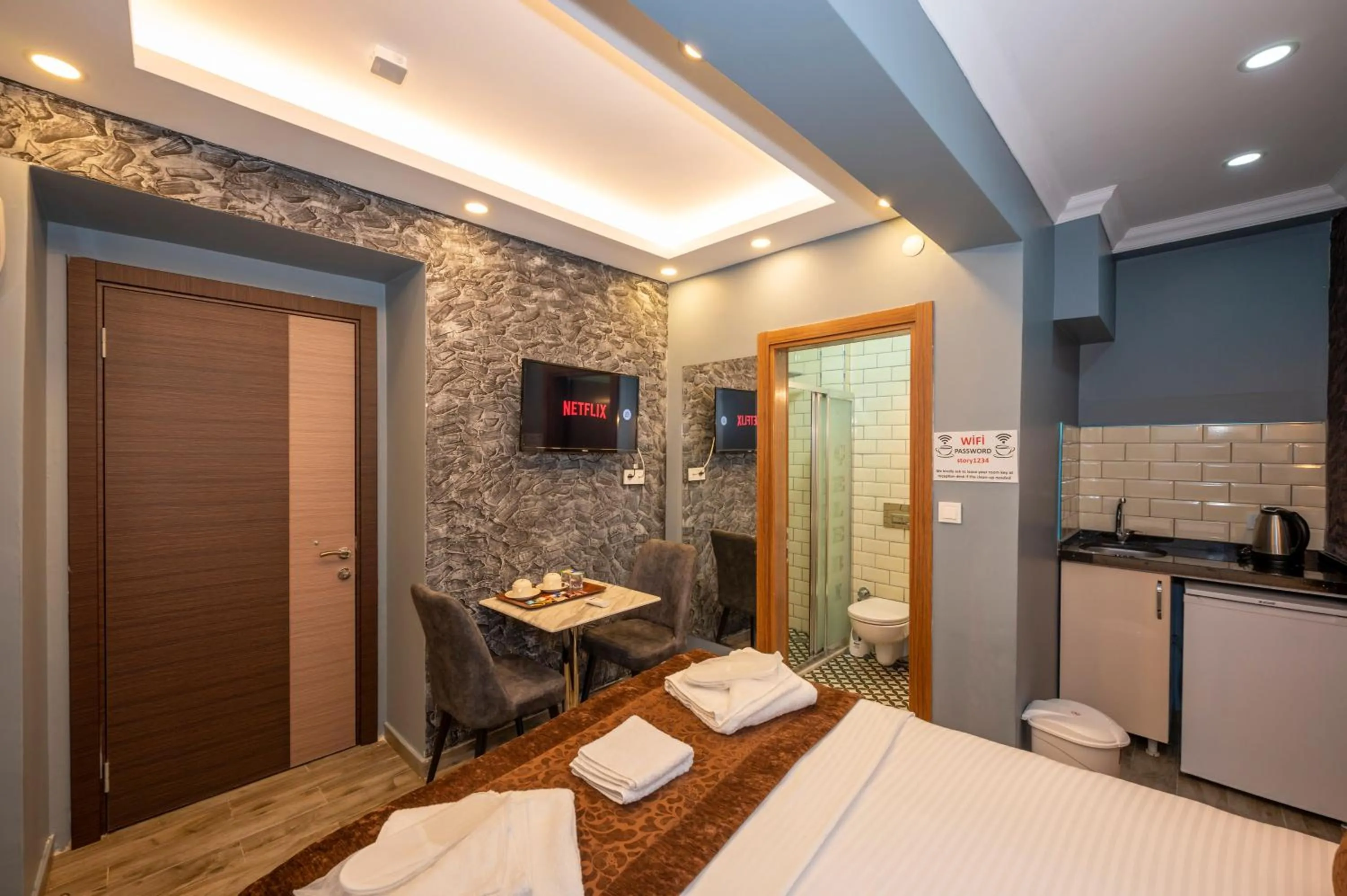 Photo of the whole room, Bed in Taksim Story Residence