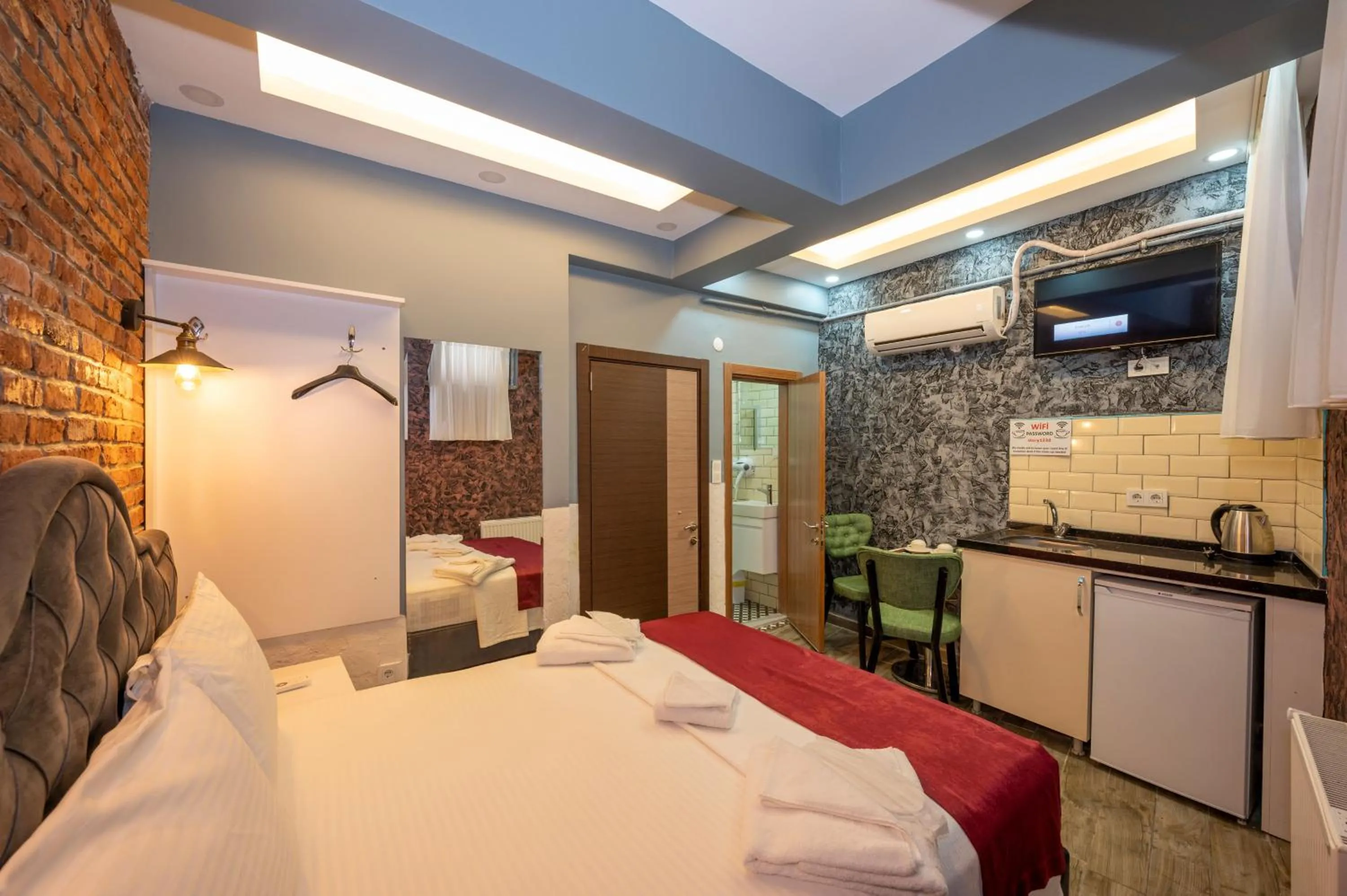 Photo of the whole room, Bed in Taksim Story Residence