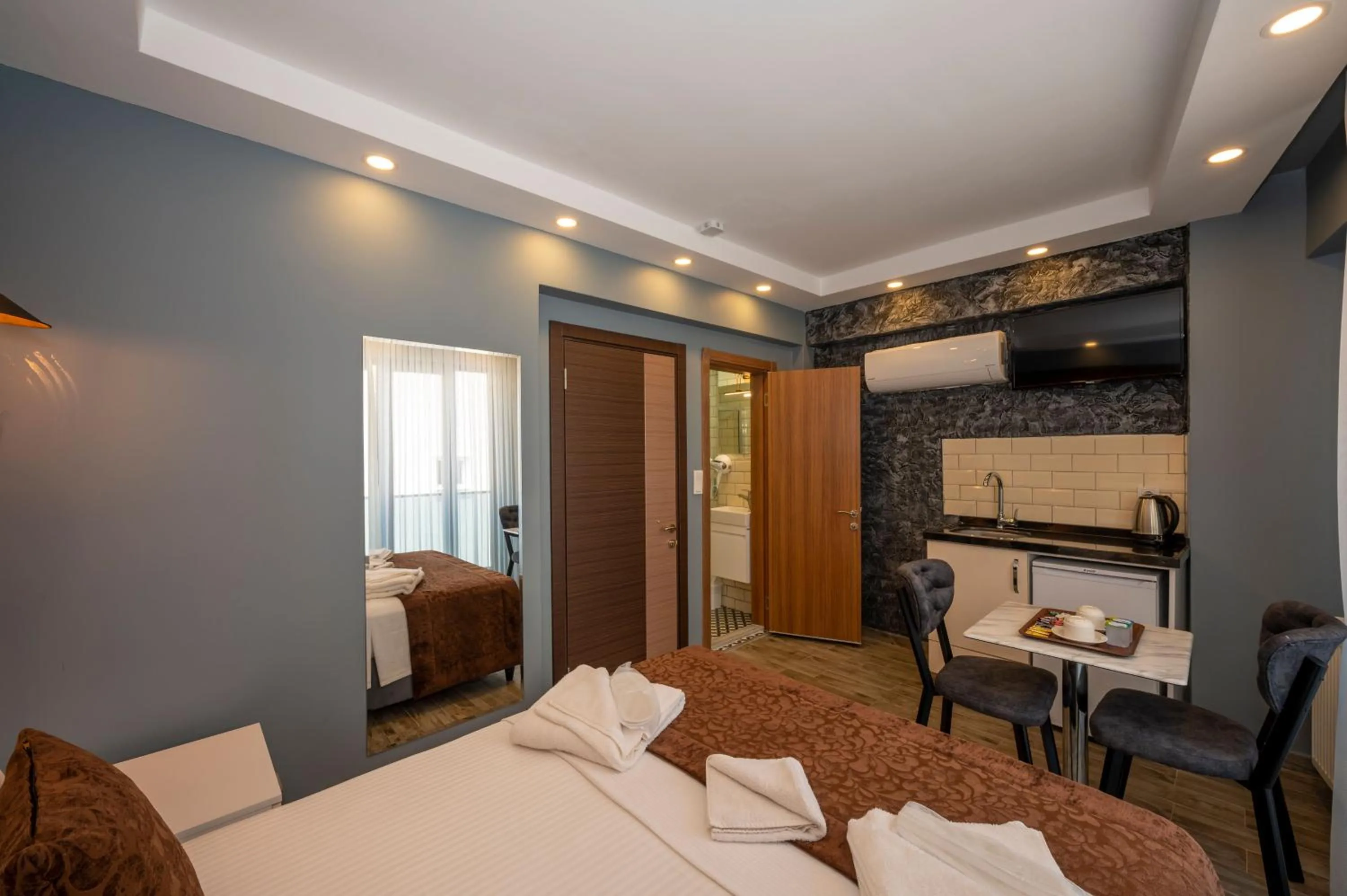 Photo of the whole room, Bed in Taksim Story Residence