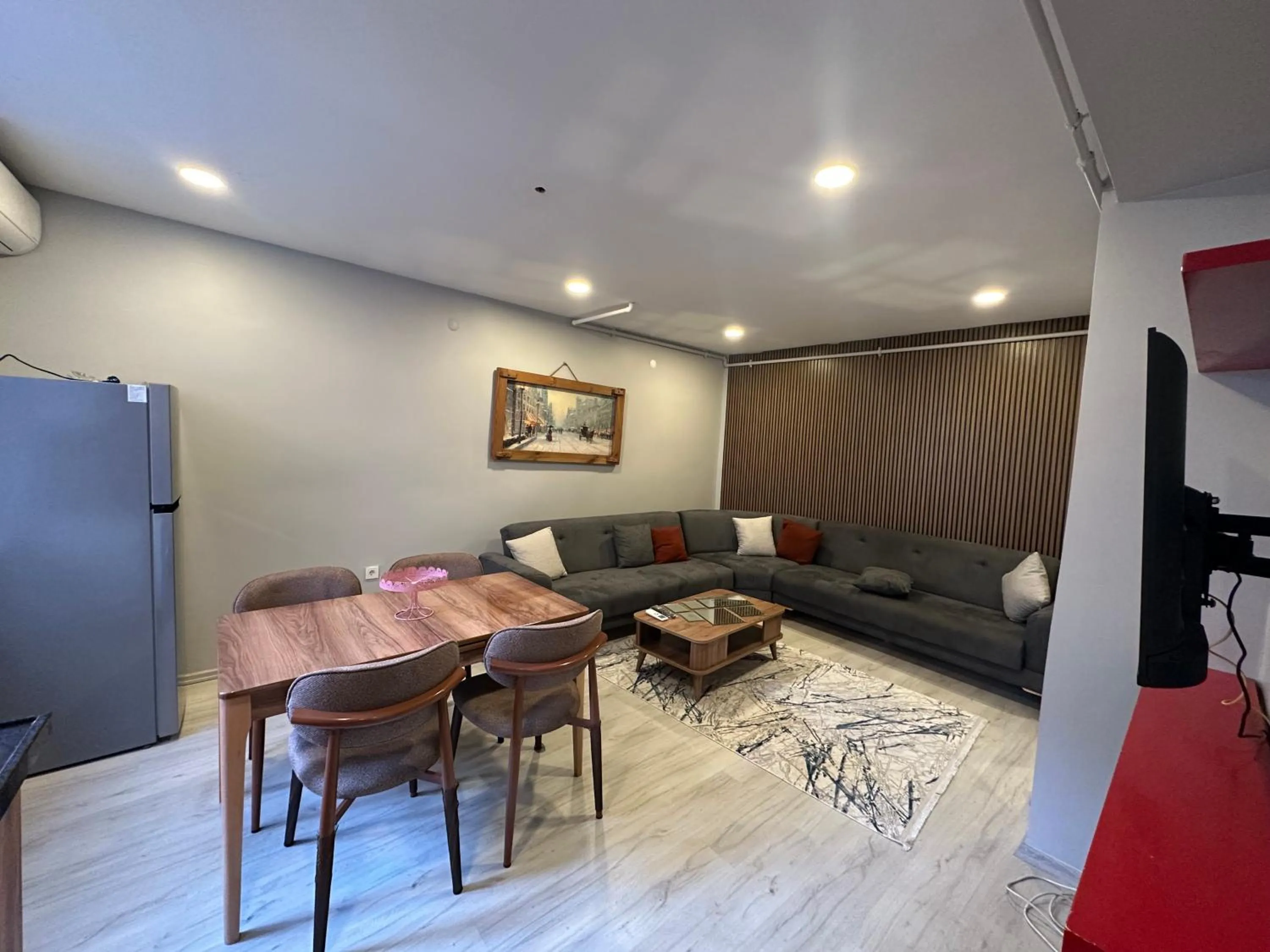 Communal lounge/ TV room in Taksim Story Residence