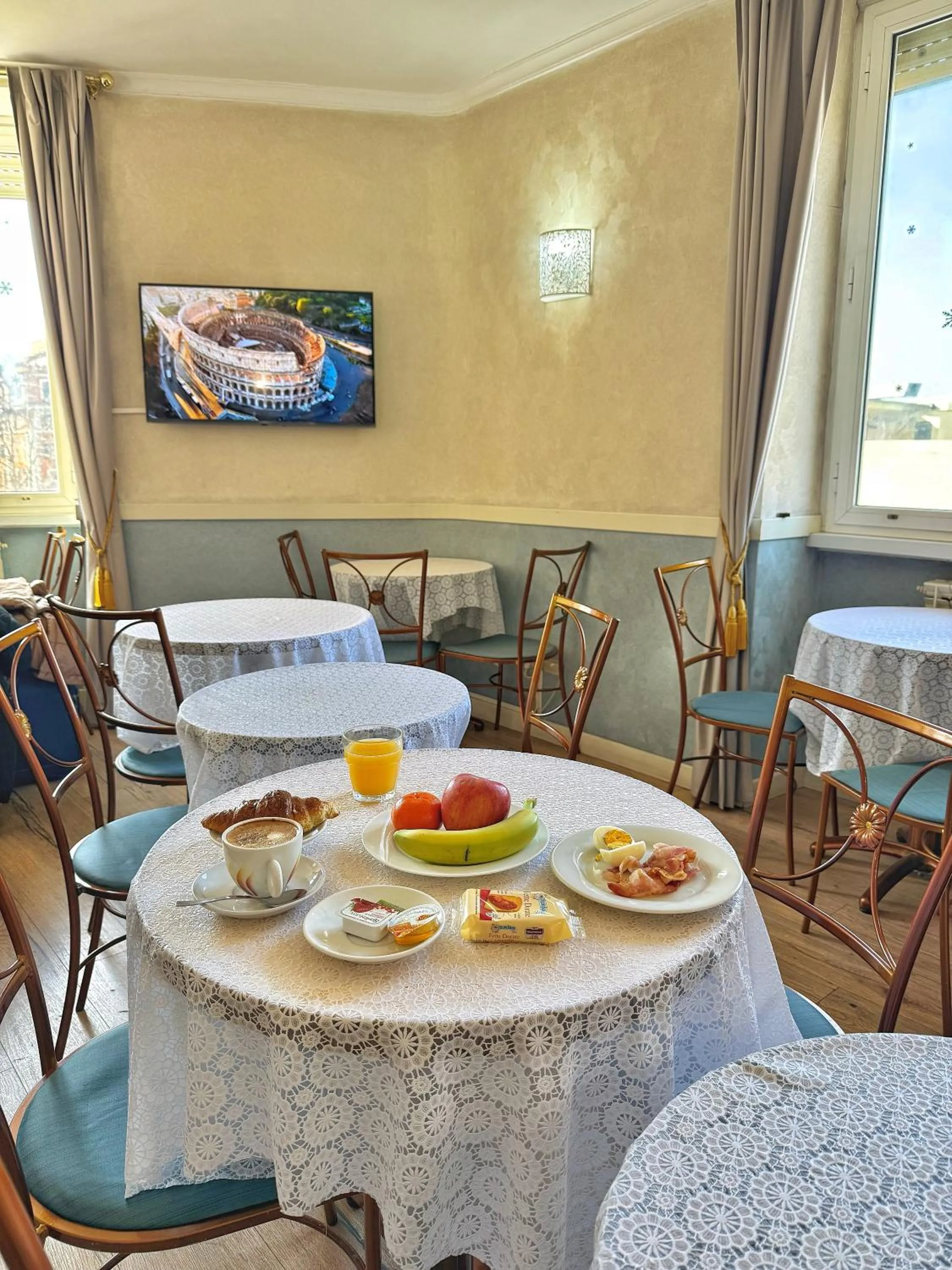 Continental breakfast in Hotel Laura