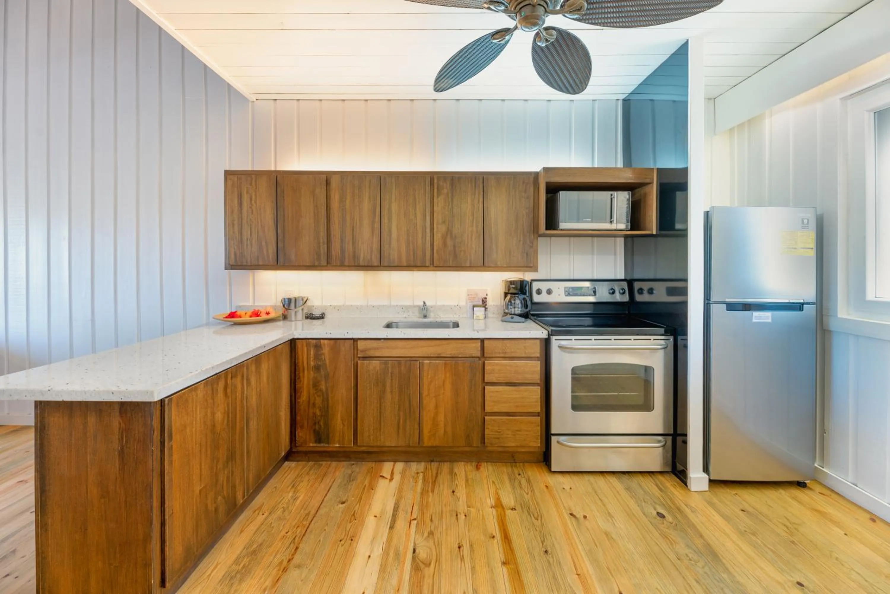 Kitchen or kitchenette in Barefoot Cay Resort