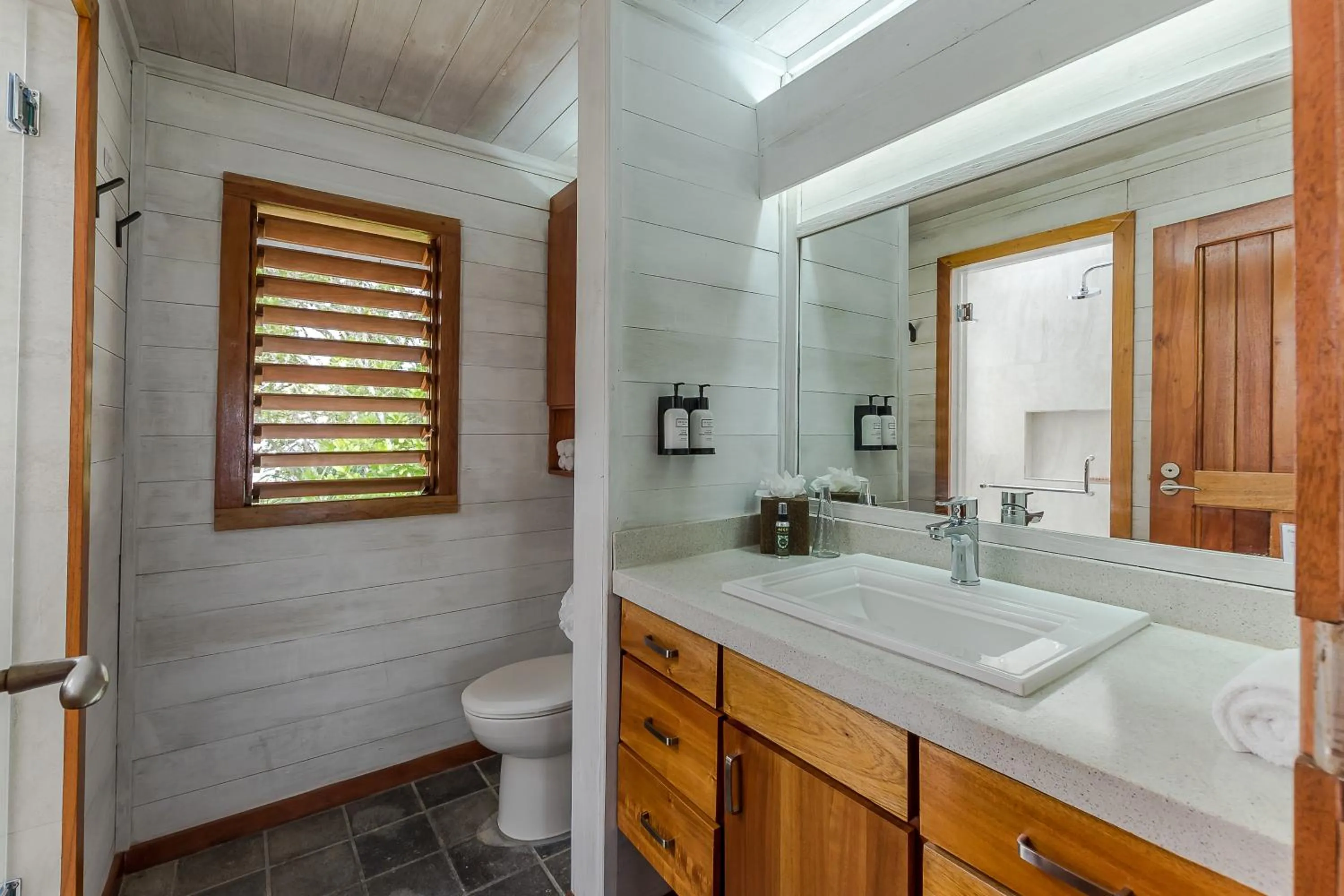 Bathroom in Barefoot Cay Resort