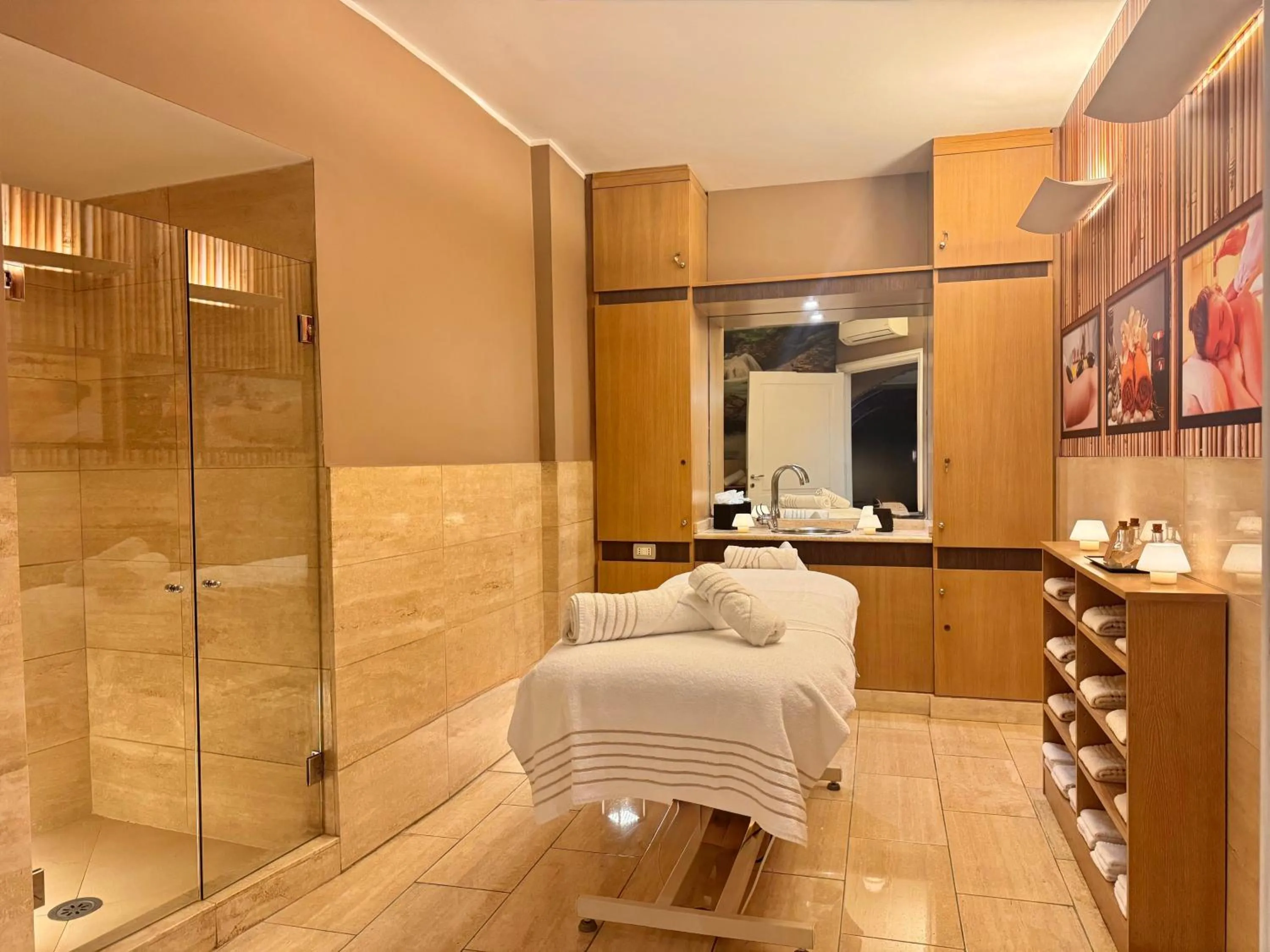 Spa and wellness centre/facilities in Hotel Indigo Rome - St. George by IHG