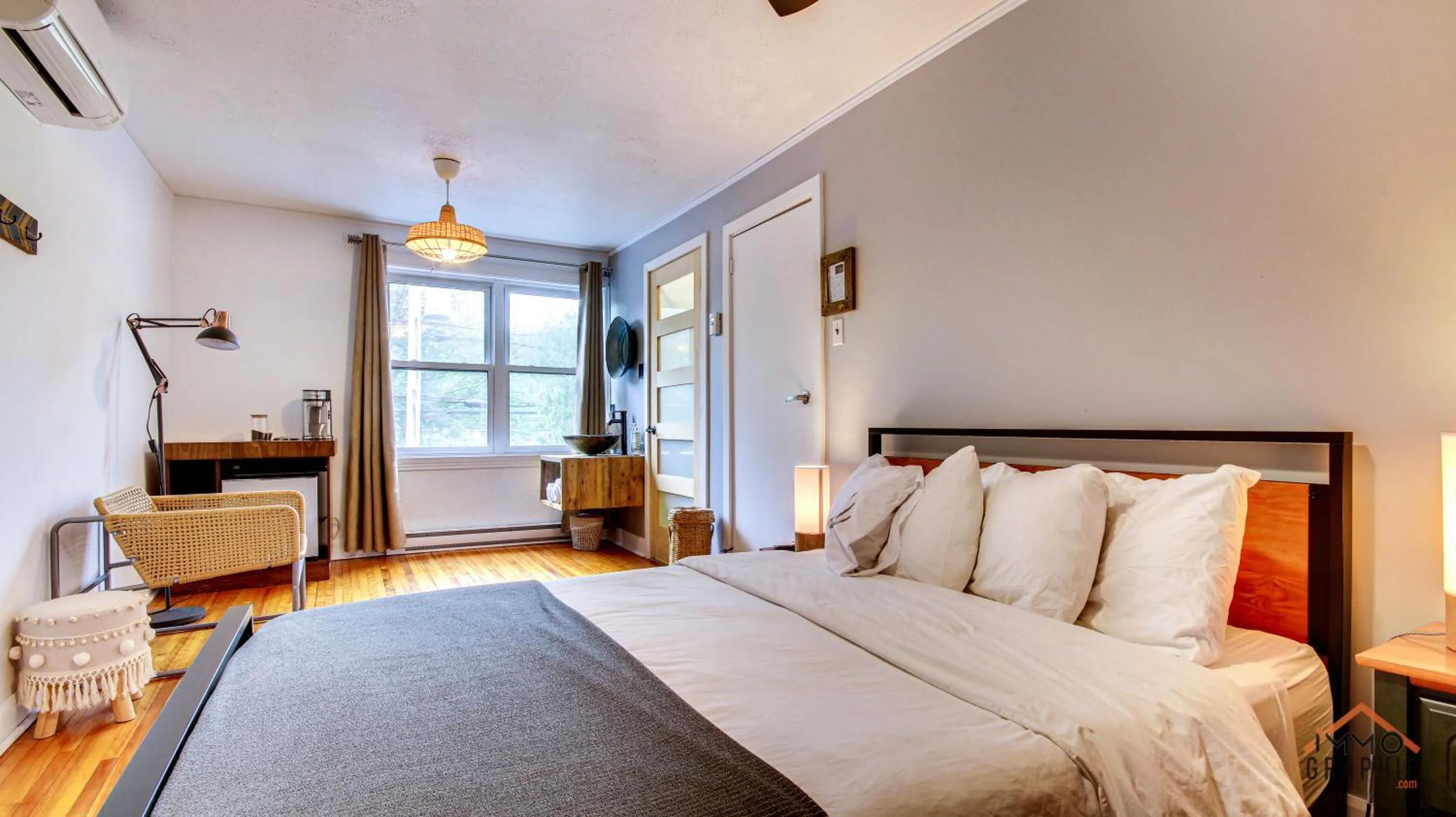 Photo of the whole room, Bed in Maison Cadorette