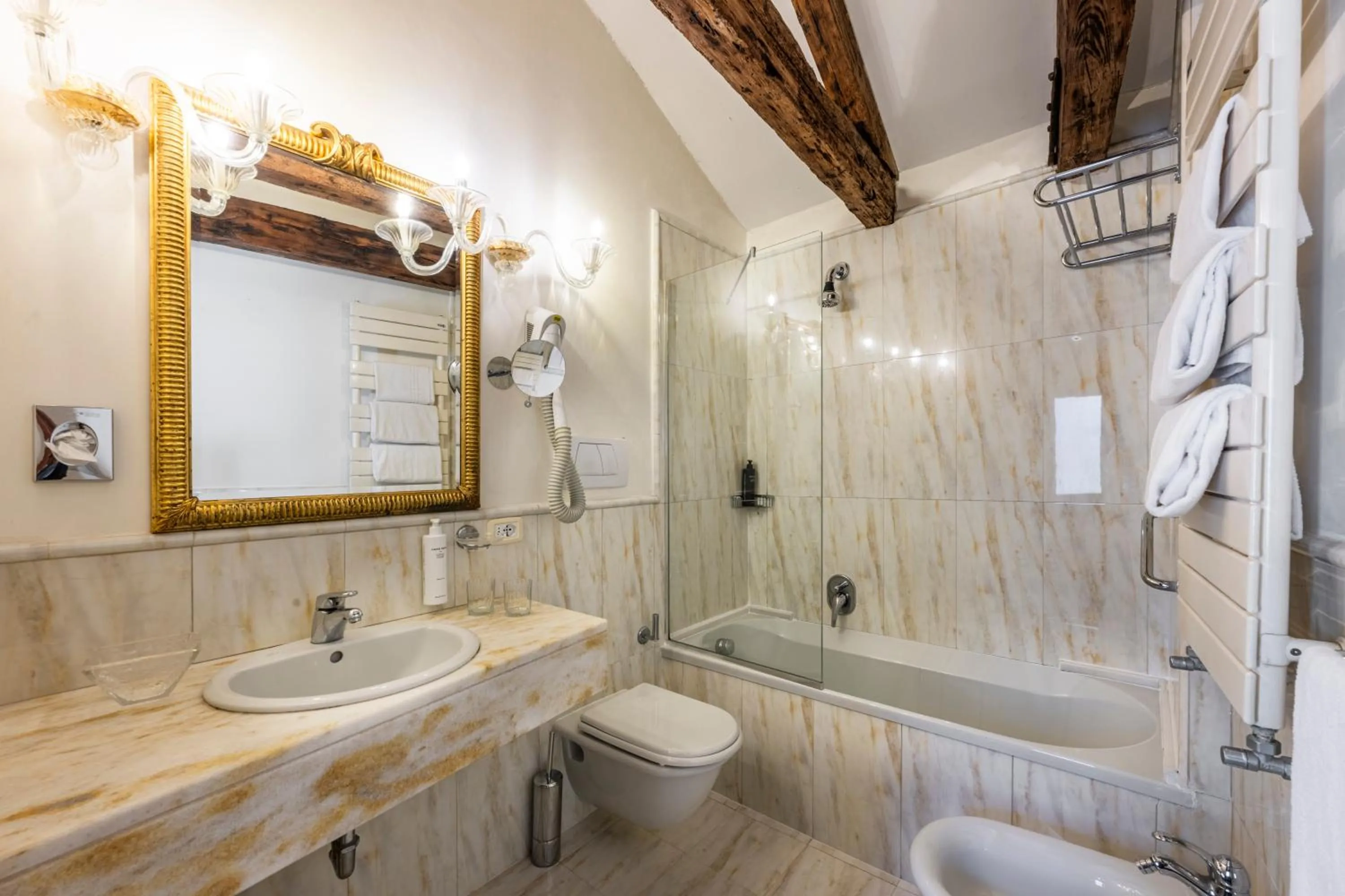 Toilet in Hotel Casa Verardo Residenza d'Epoca