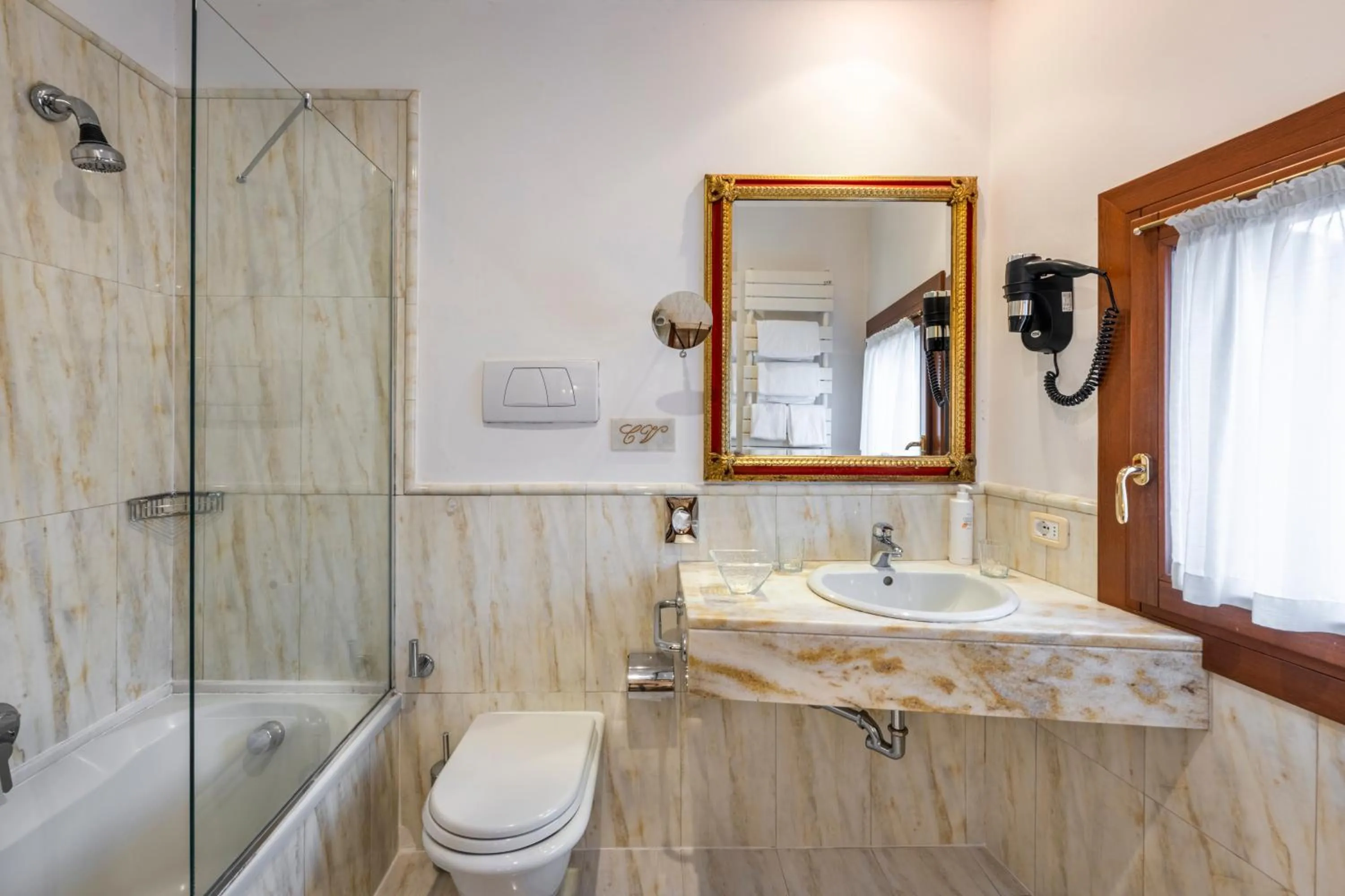 Bathroom in Hotel Casa Verardo Residenza d'Epoca