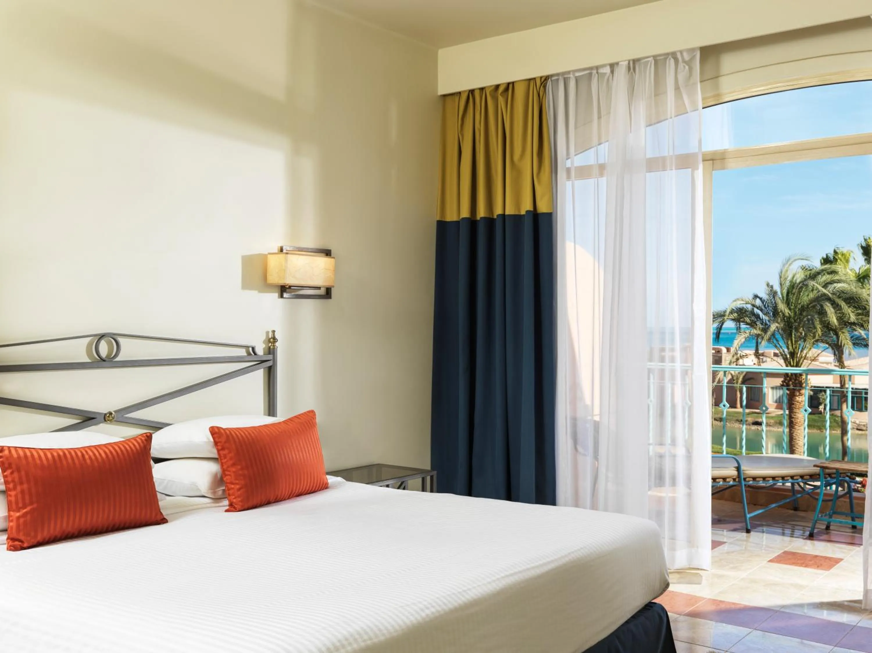 View (from property/room), Bed in Club Paradisio El Gouna Red Sea