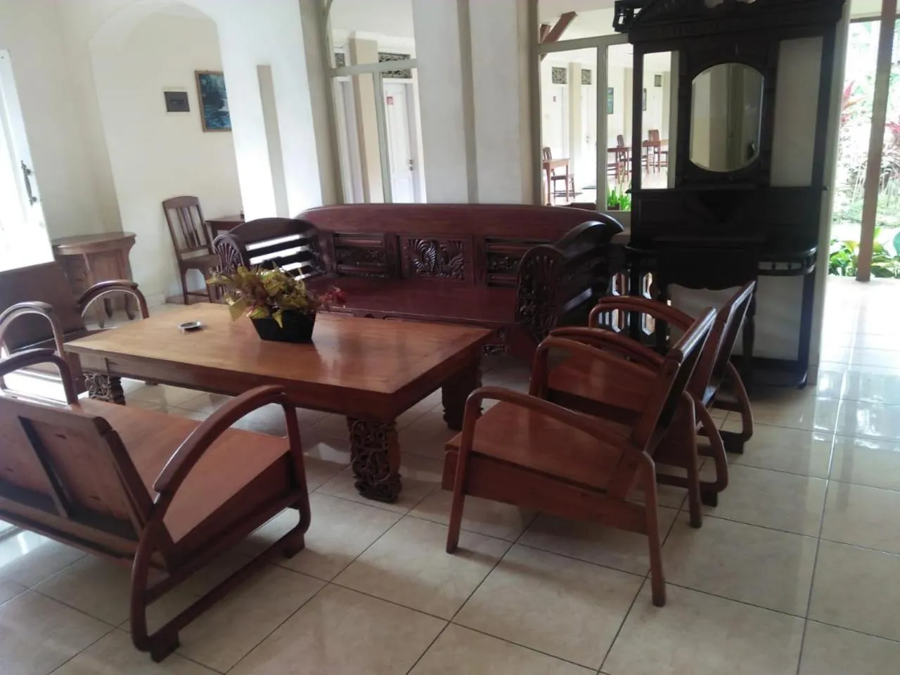 Seating area in Hotel Besar Purwokerto