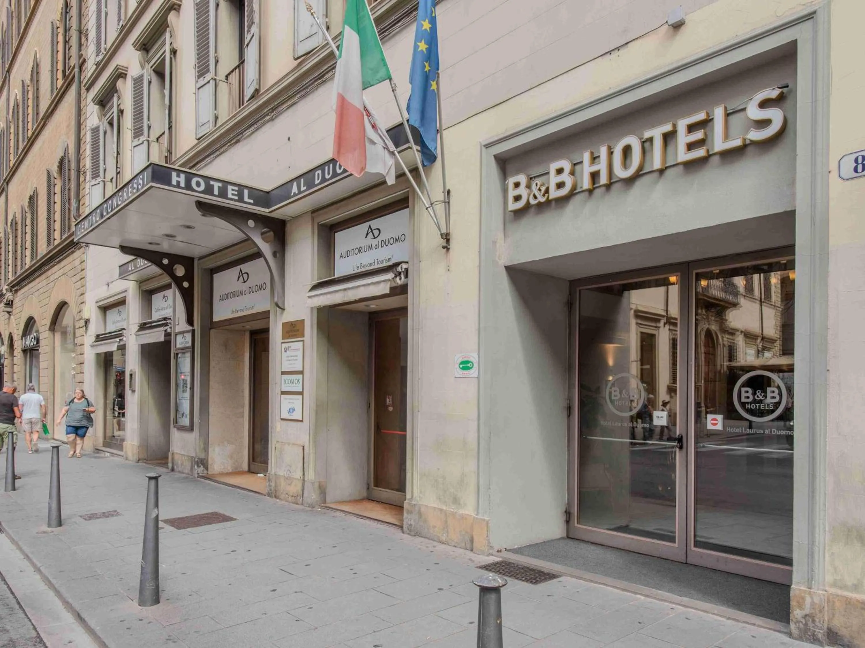 Property building in B&B Hotel Firenze Laurus Al Duomo