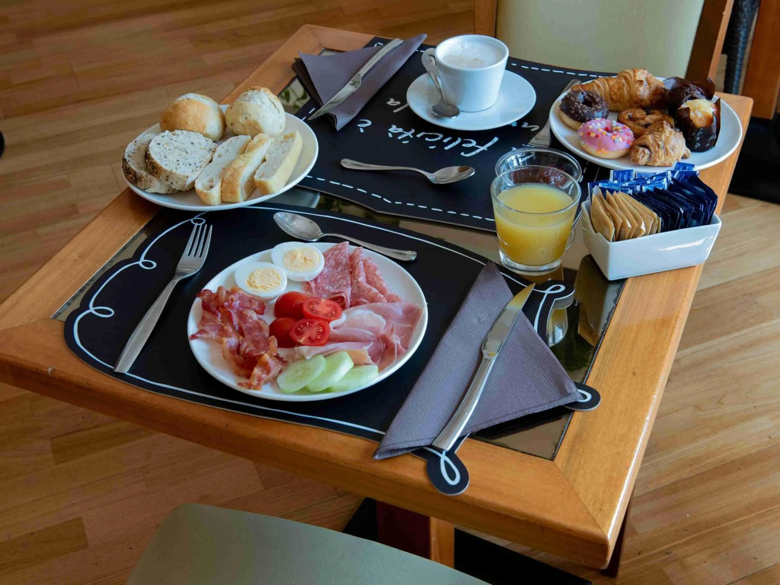 Restaurant/places to eat in B&B Hotel Firenze Laurus Al Duomo