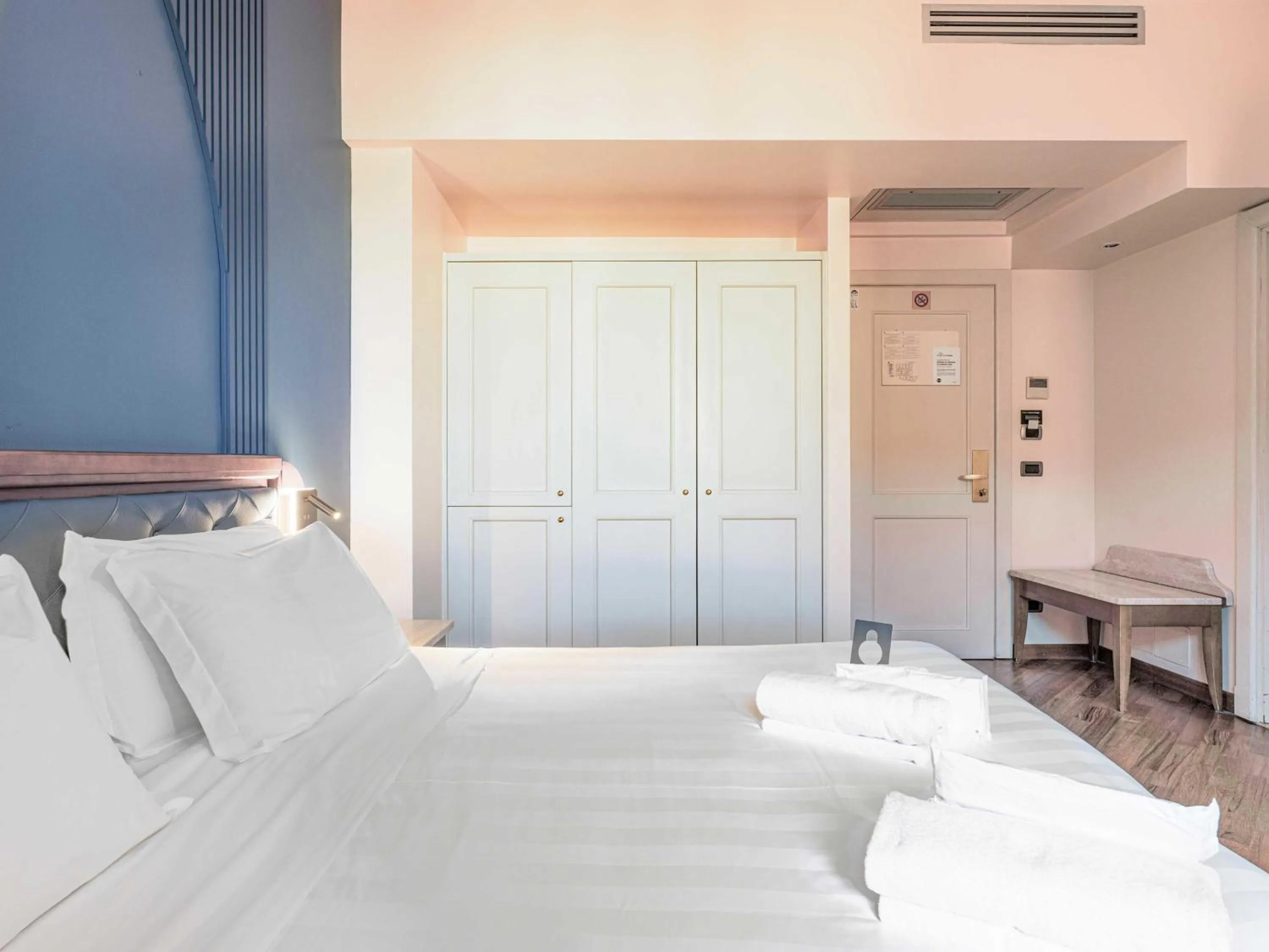 Photo of the whole room, Bed in B&B Hotel Firenze Laurus Al Duomo