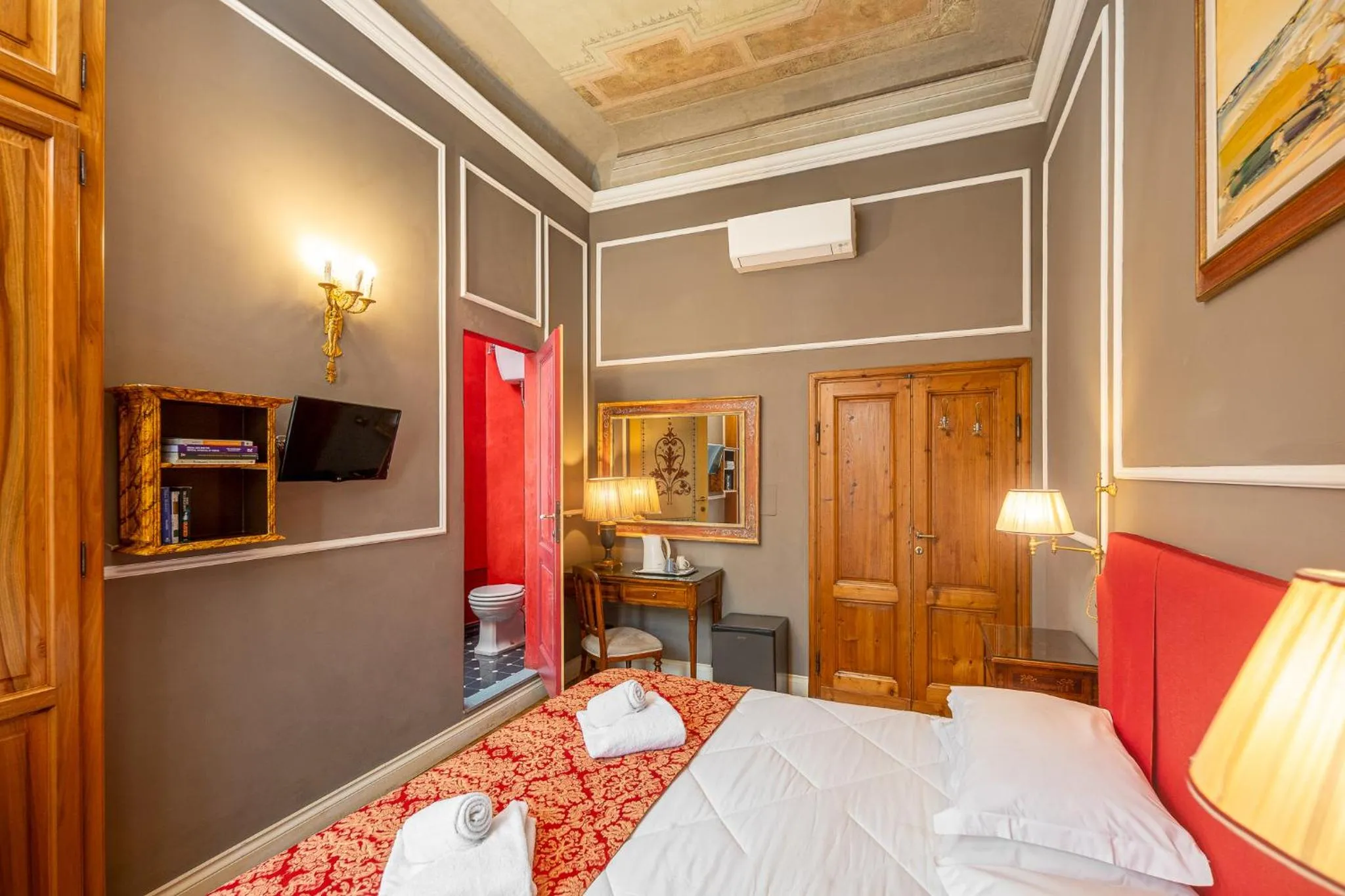 Bed in Il Marzocco Boutique B&B