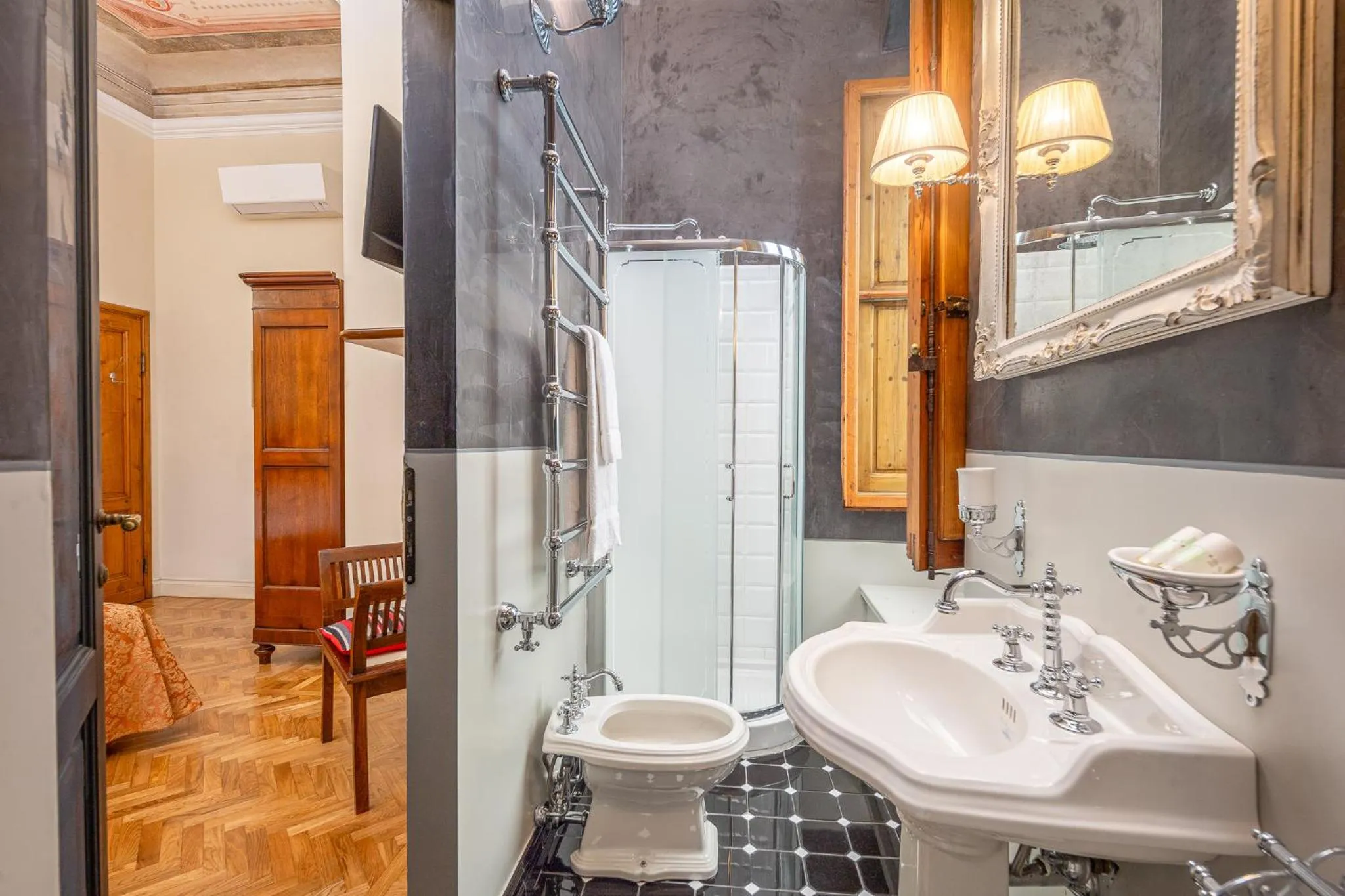 Shower in Il Marzocco Boutique B&B